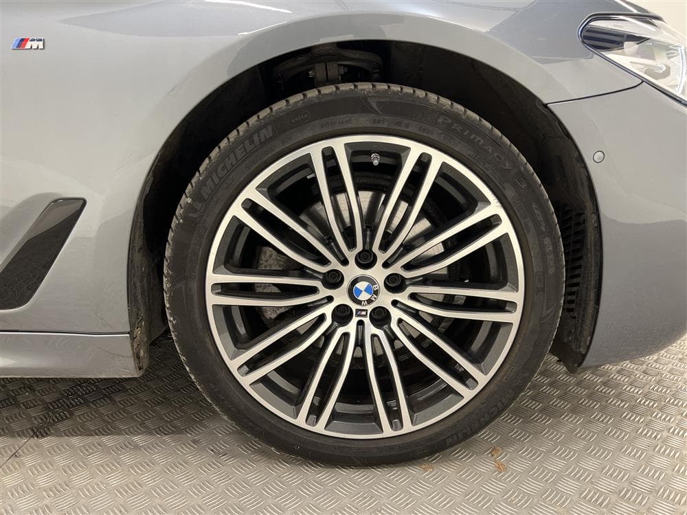 BMW 520 d xDrive 190hk M-sport Värmare HiFi kamera GPS Drag