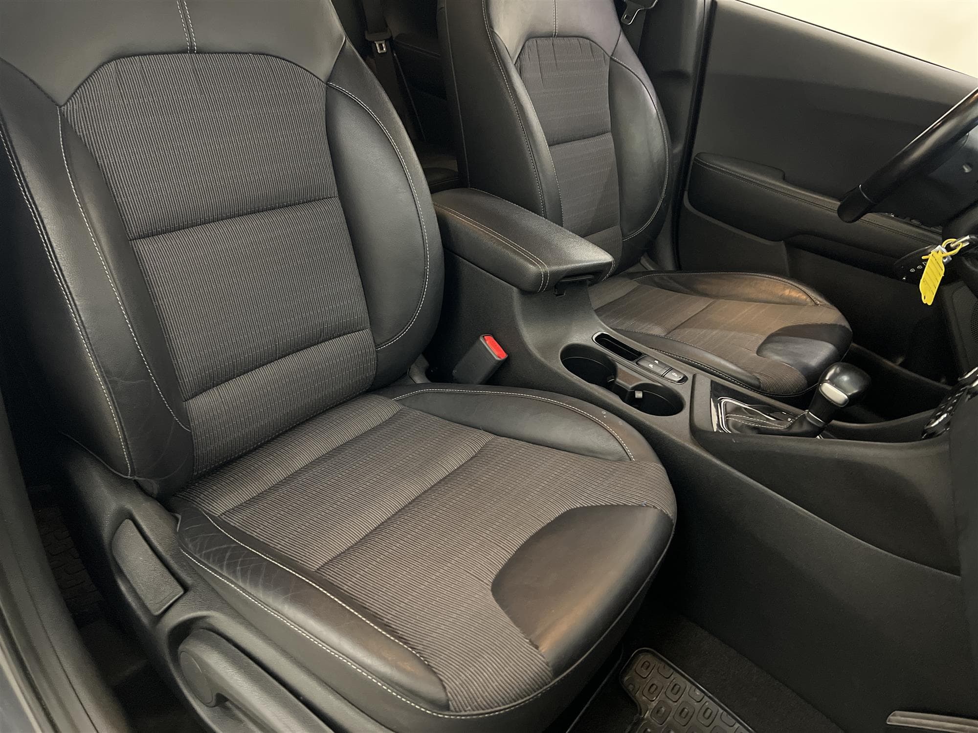 Kia Niro Hybrid 141hk M&K-Värmare Navi B-Kamera Carplay