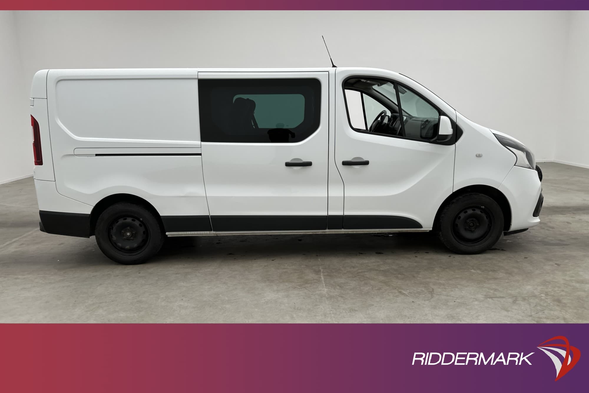 Nissan NV300 CrewVan L2