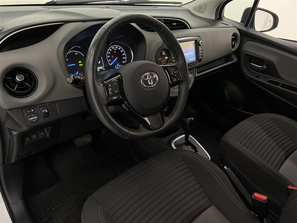 Toyota Yaris 1.5 Hybrid 101hk Backkamera Låg Skatt 0,33L/mil