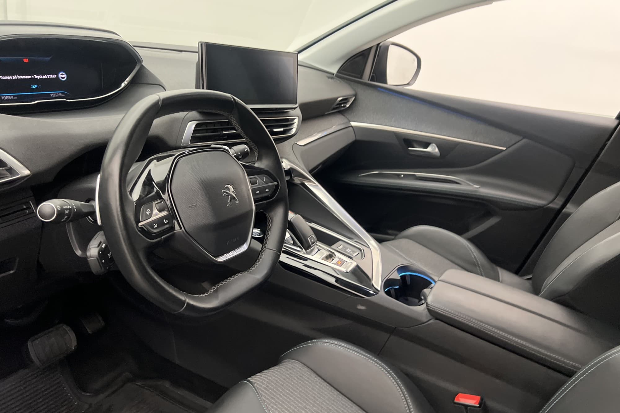 Peugeot 3008 1.2 PureTech 130hk Allure Kamera Navi CarPlay