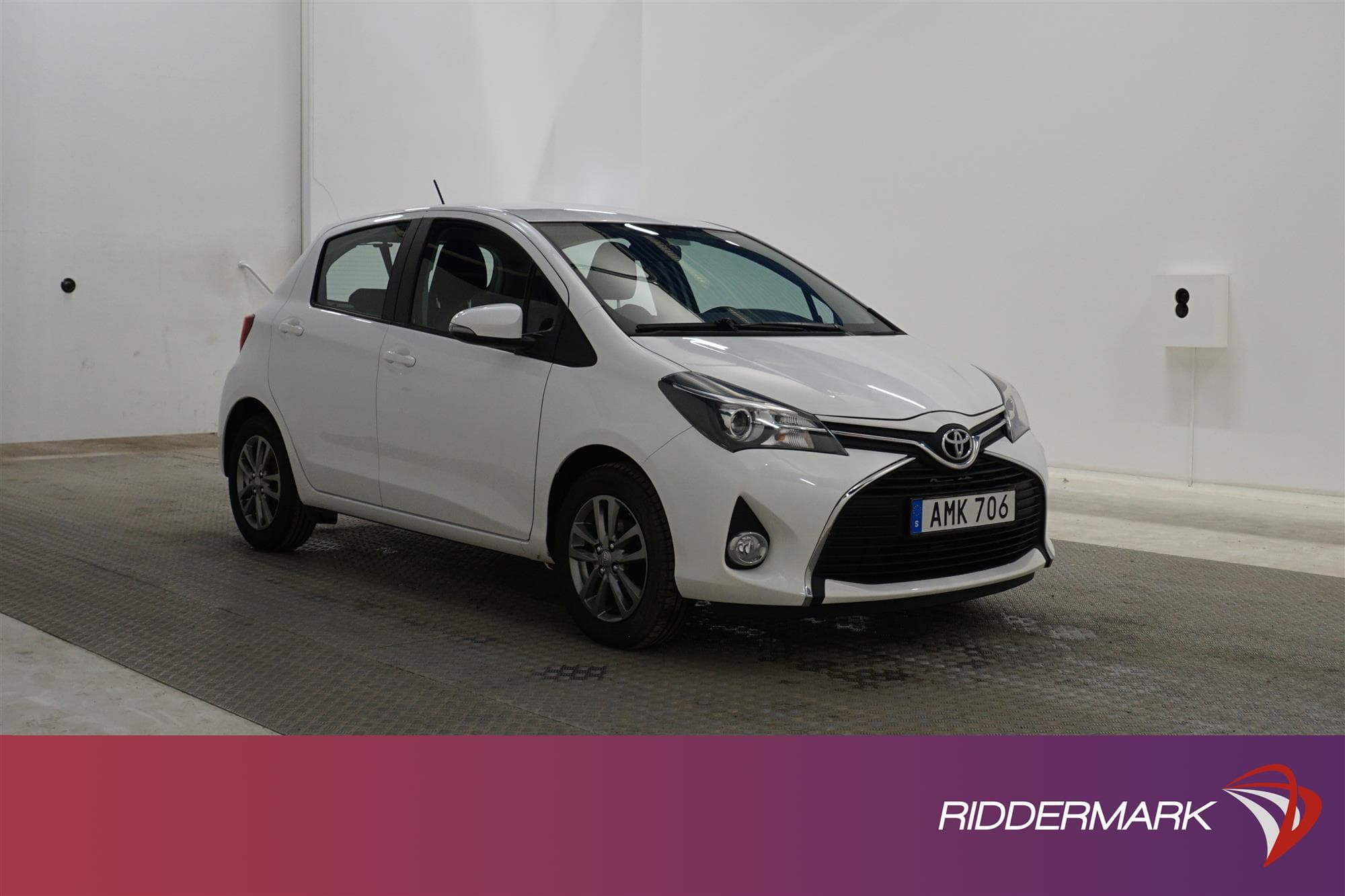 Toyota Yaris  1.33 Dual VVT-i 99hk 2 Brukare B-Kam Låg Skatt