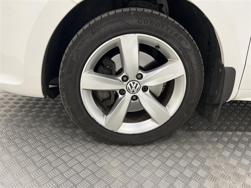 Volkswagen Sharan 140hk 4MOTION 7-Sits Värmare Panorama Draginteriör