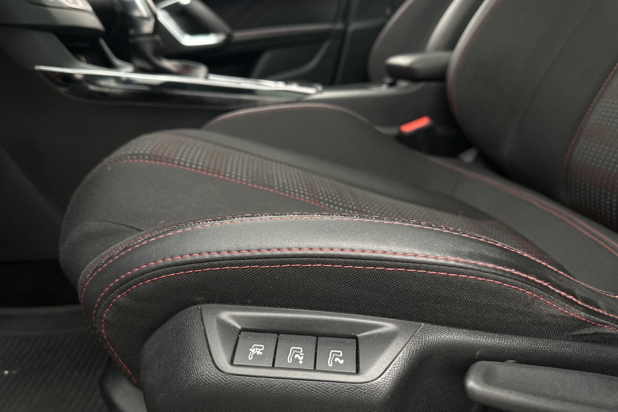 Peugeot 308 SW 130hk GT-Line Panorama M&K-Värmare Massage