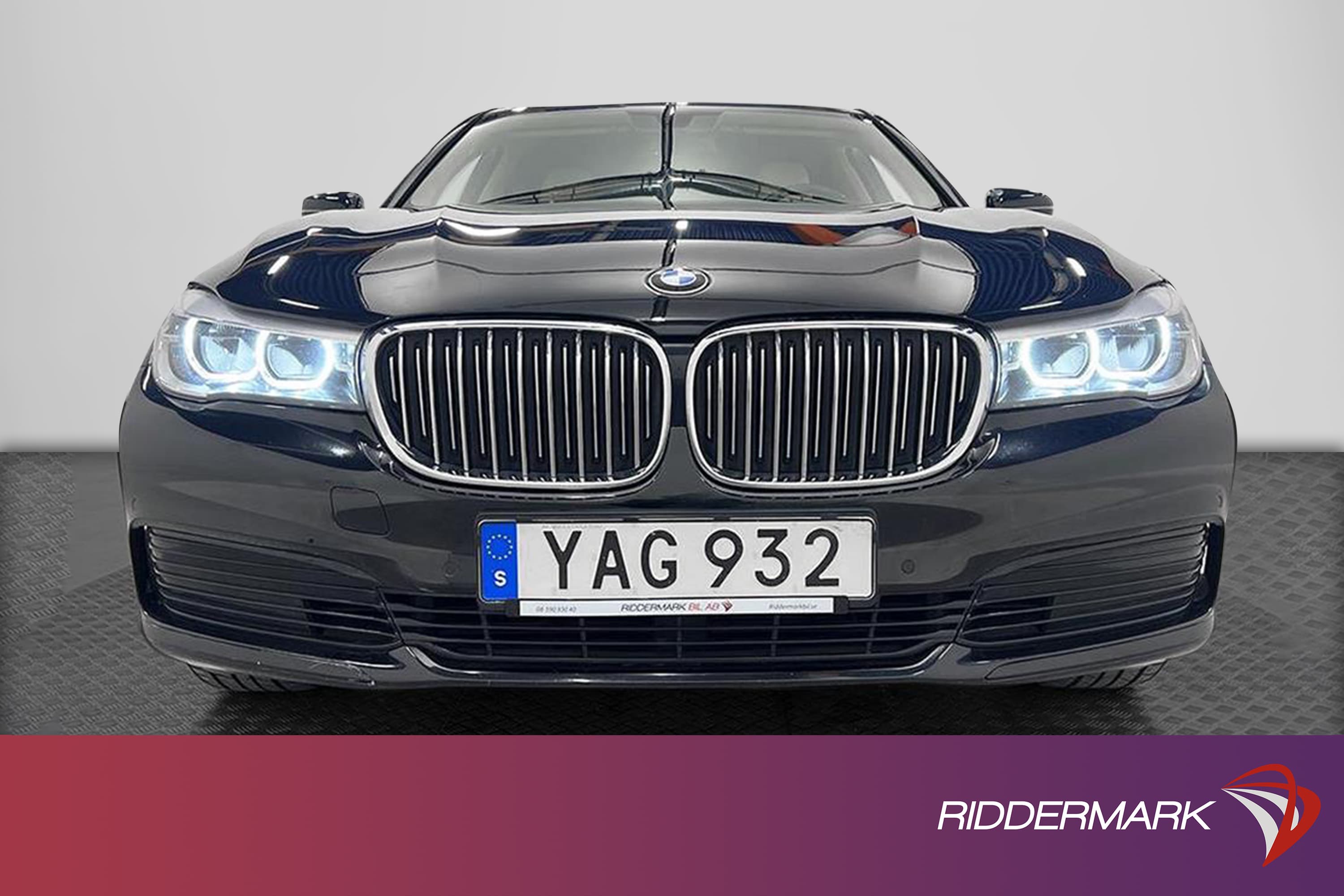 BMW 730d xDrive 265hk D-värm Skinn HiFi Navi Luftfjädringinteriör