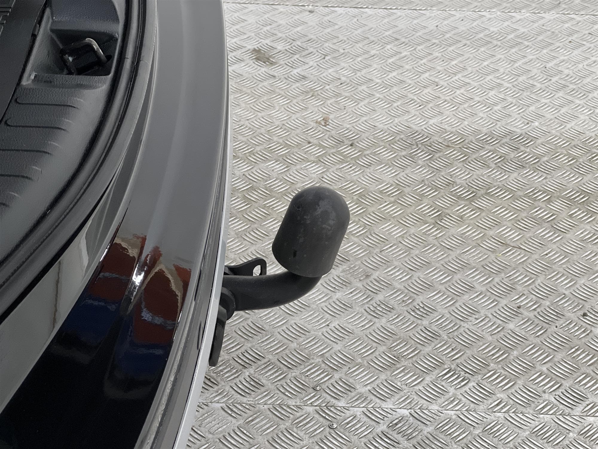 Toyota RAV4 Hybrid AWD 197hk Executive Drag Skinn B-Kam
