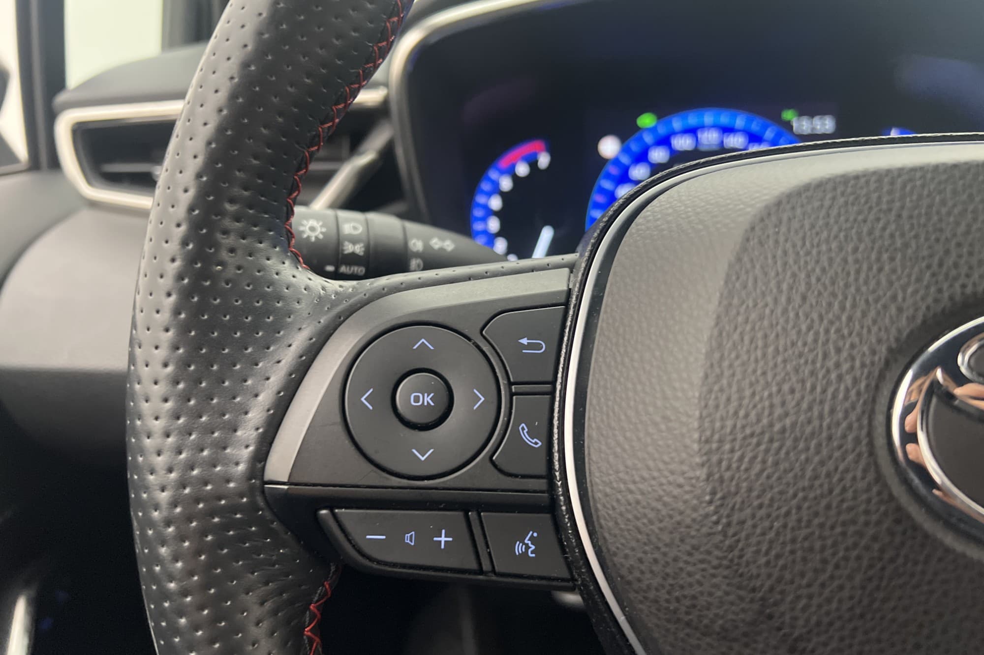 Toyota Corolla Hybrid e-CVT 122hk GR Sport B-Kam Rattvärme