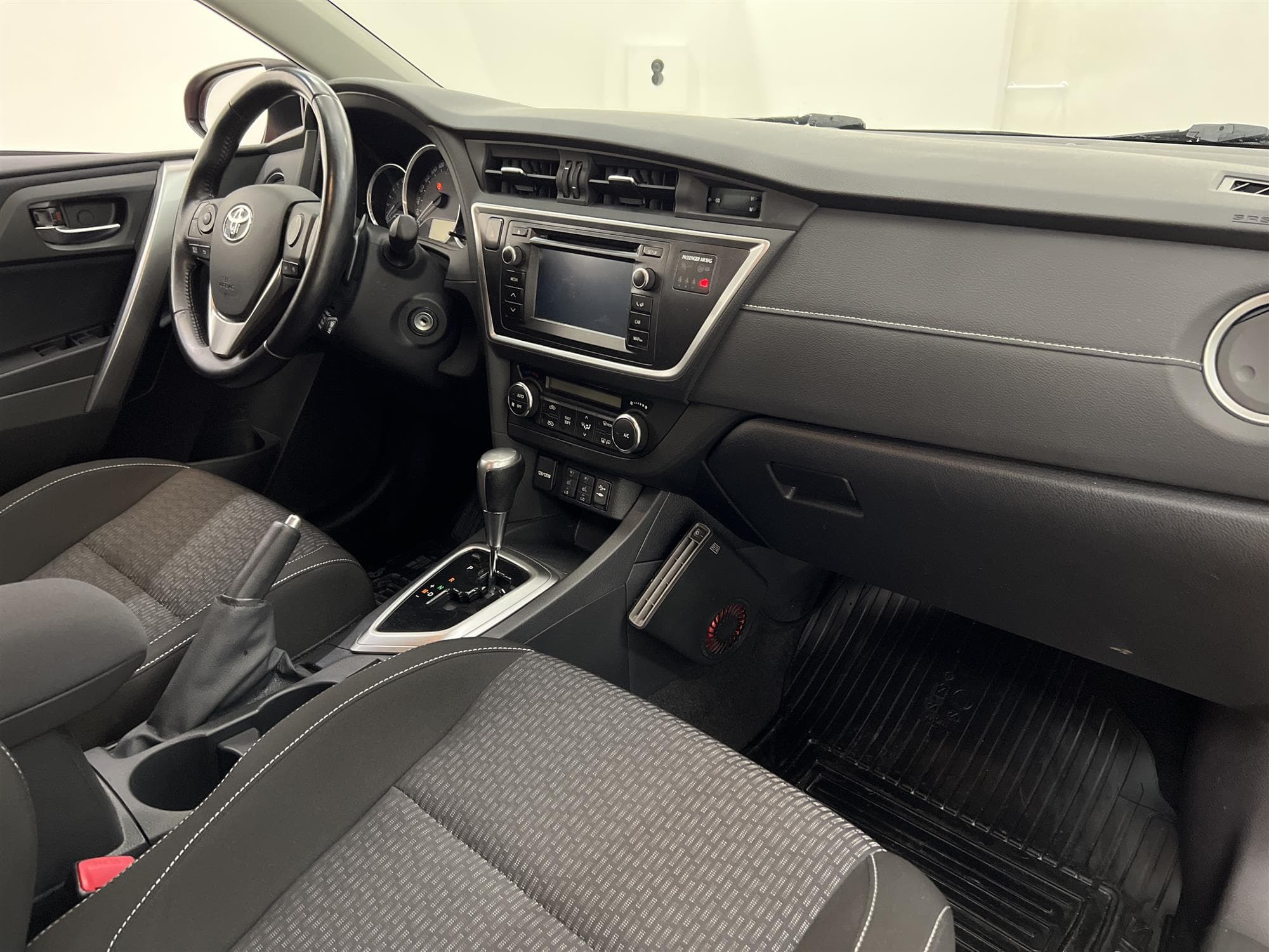 Toyota  Auris 1.6 132hk 1 Brukare M&K-Värm B-Kam 0,57L/mil