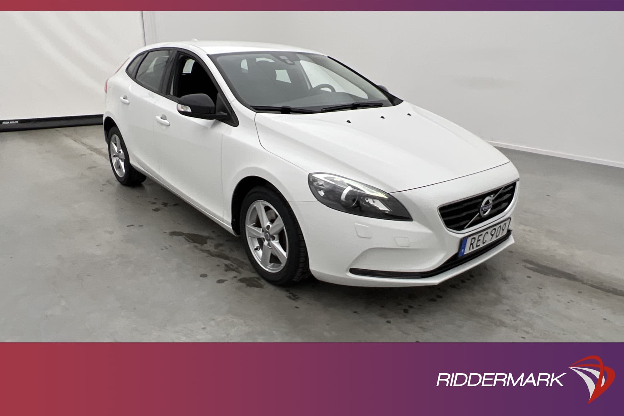Volvo V40 T2 122hk
