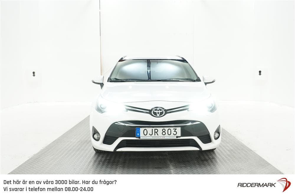 Toyota Avensis 1.8 Touring 147hk