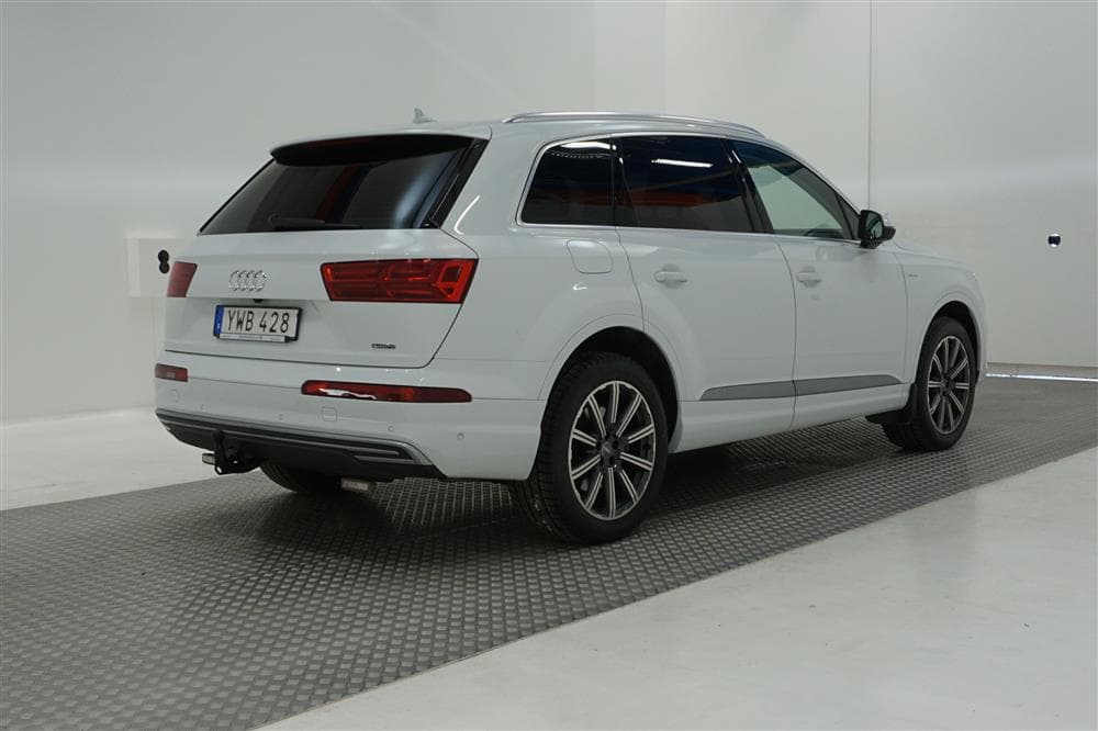 Audi Q7 3.0 e-Tron Quattro 373hk Luftfjädring Bose Dragexteriör