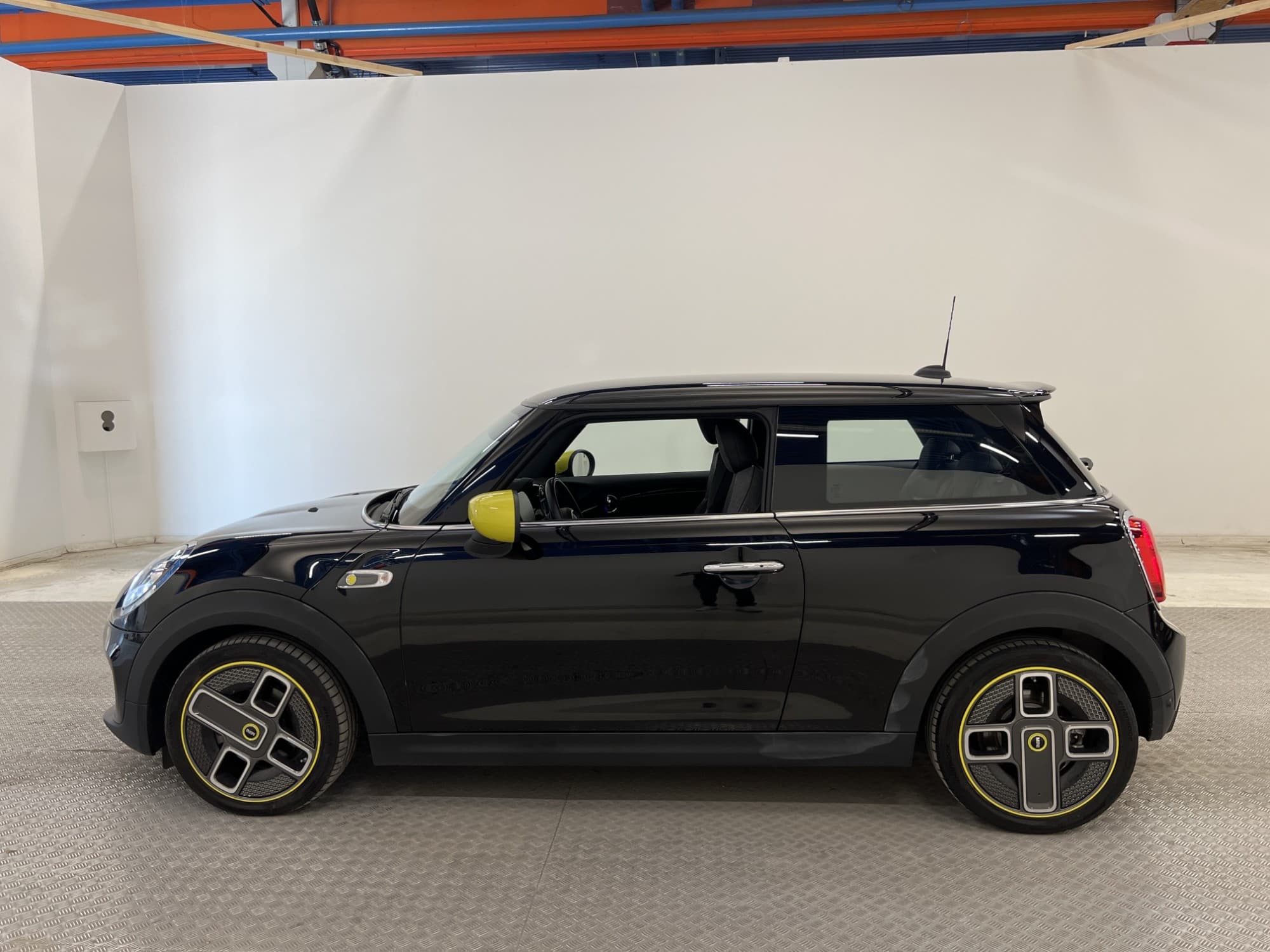 MINI Cooper SE 32.6 kWh 184hk
