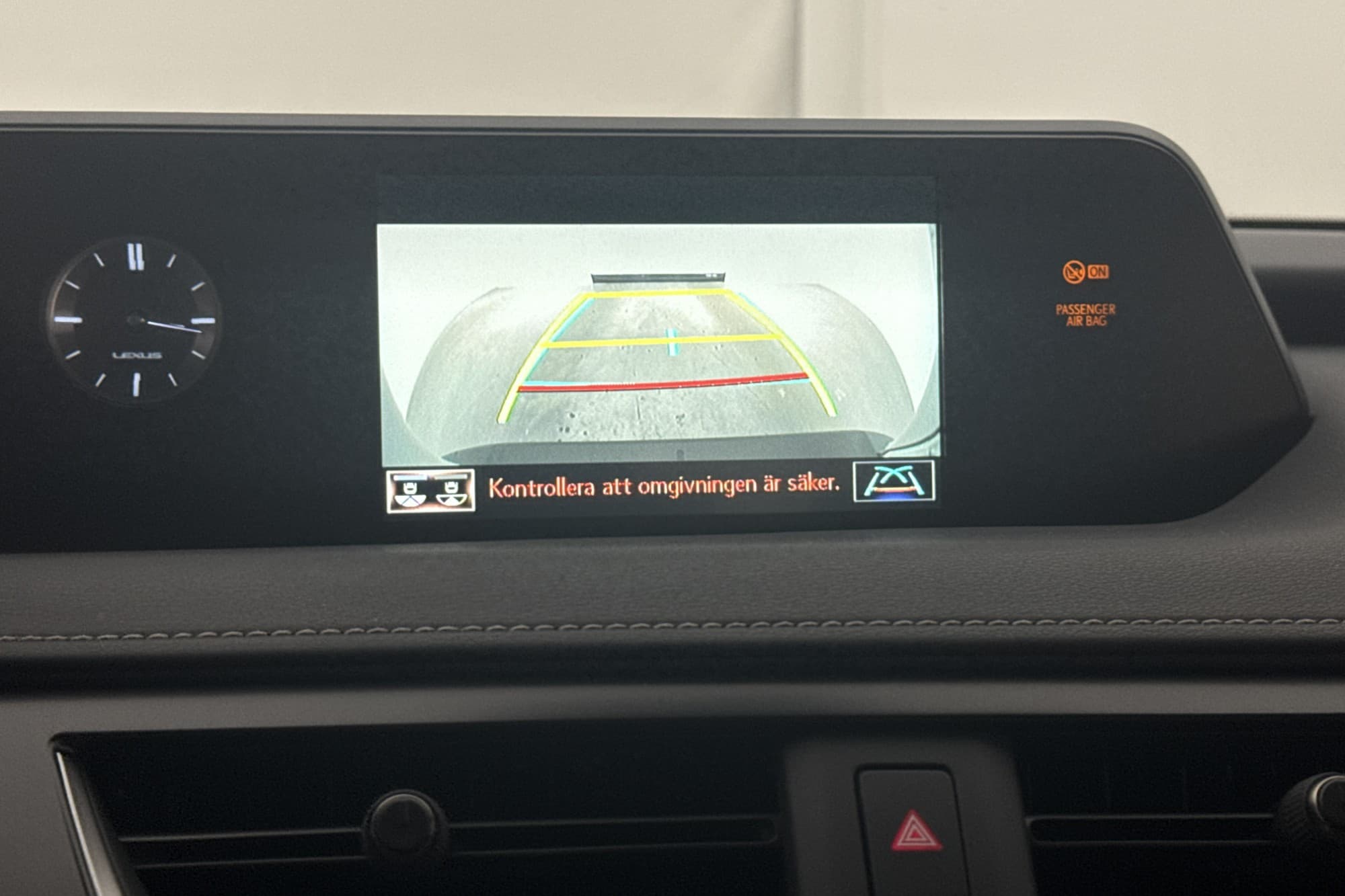 Lexus UX 250h Comfort Teknik Kamera Rattvärme Adaptiv-Fart