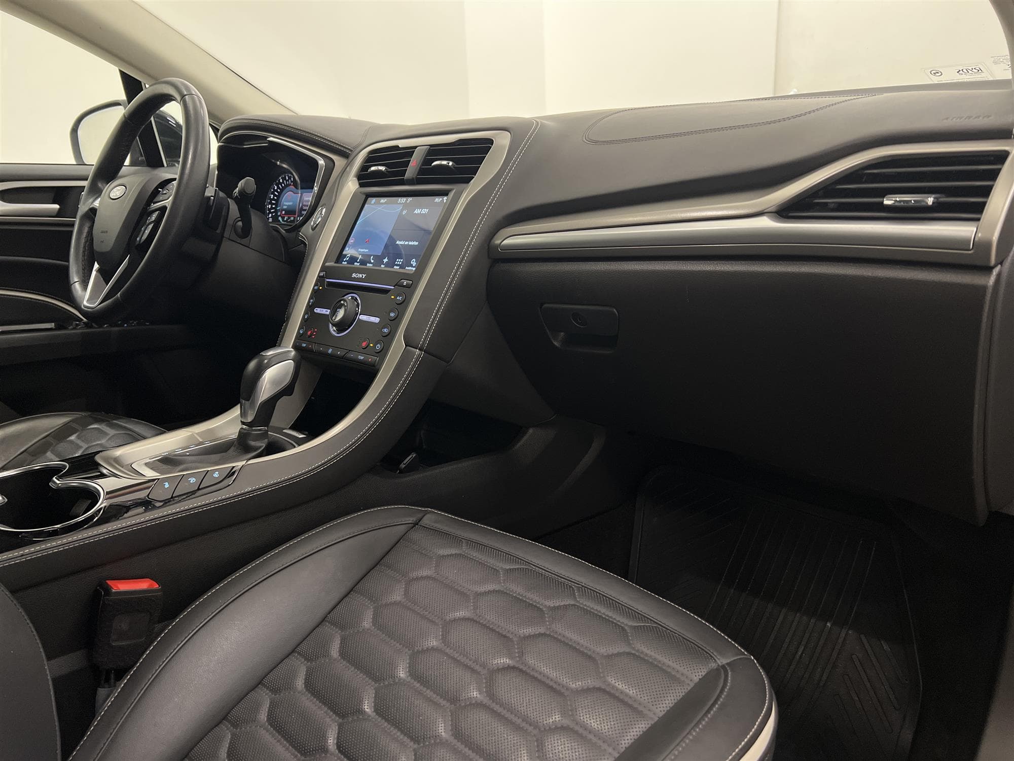 Ford Mondeo Vignale 180hk AWD Värmare Skinn B-kamera Draginteriör