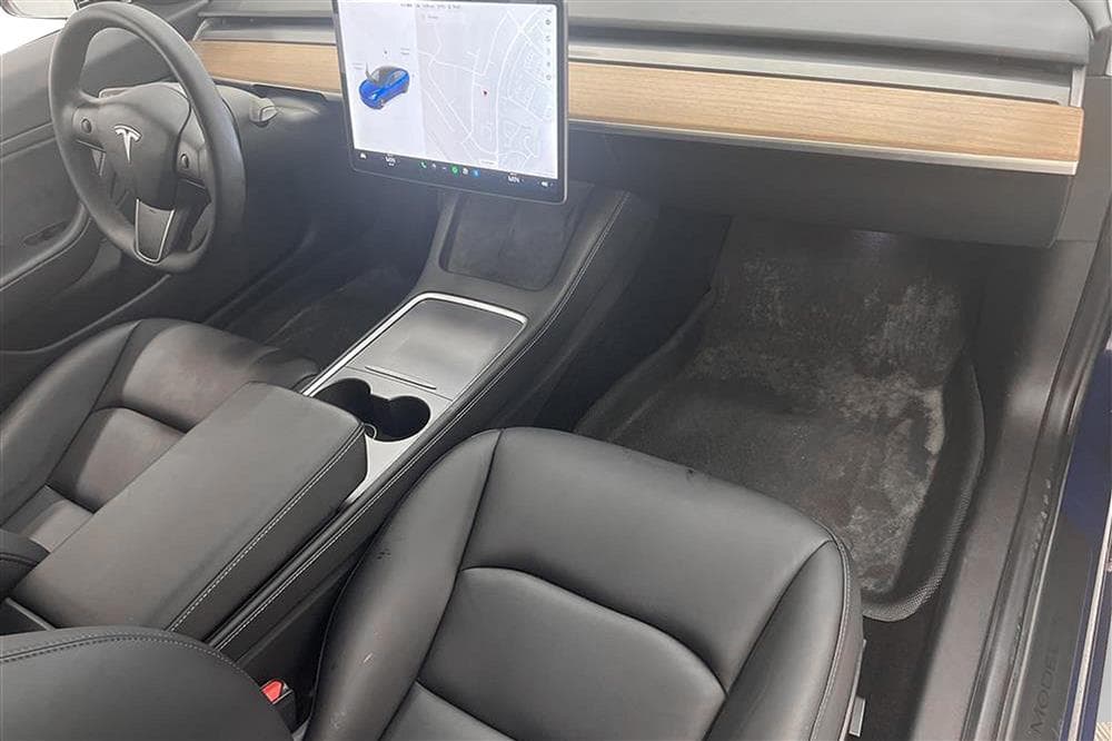Tesla Model 3 Long Range AWD 440hk Drag Svensksåld Premiuminteriör