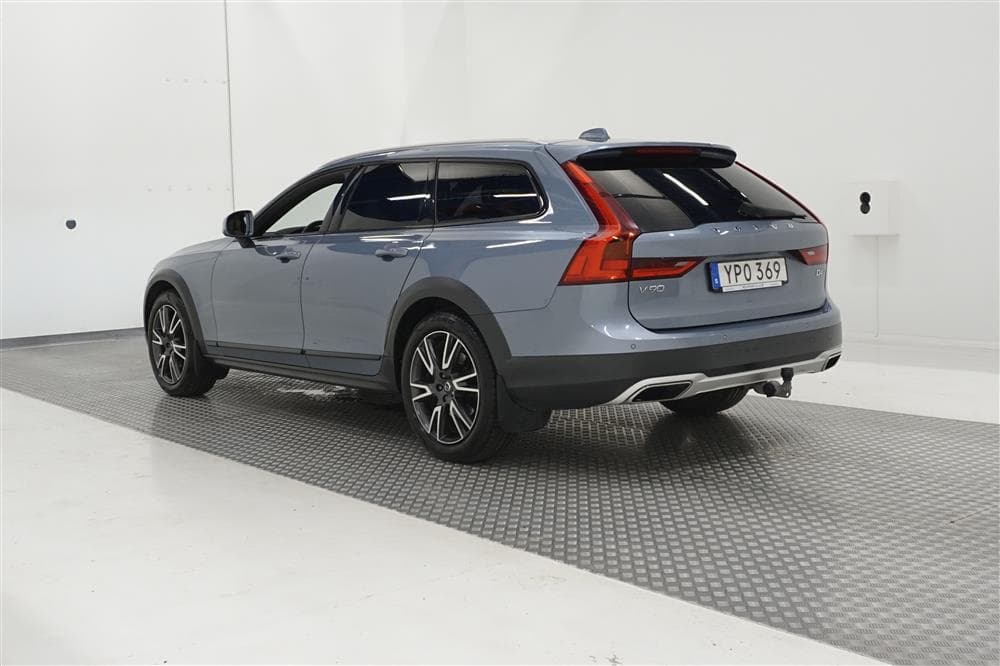 Volvo V90 Cross Country D4 AWD Pro Pano D-Värme VOC Skinnexteriör