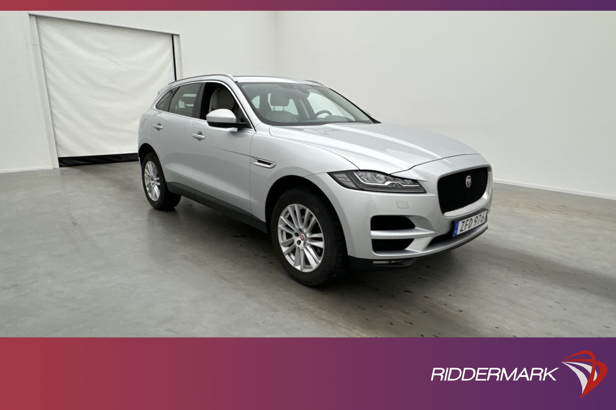 Jaguar F-Pace 25t AWD 250hk