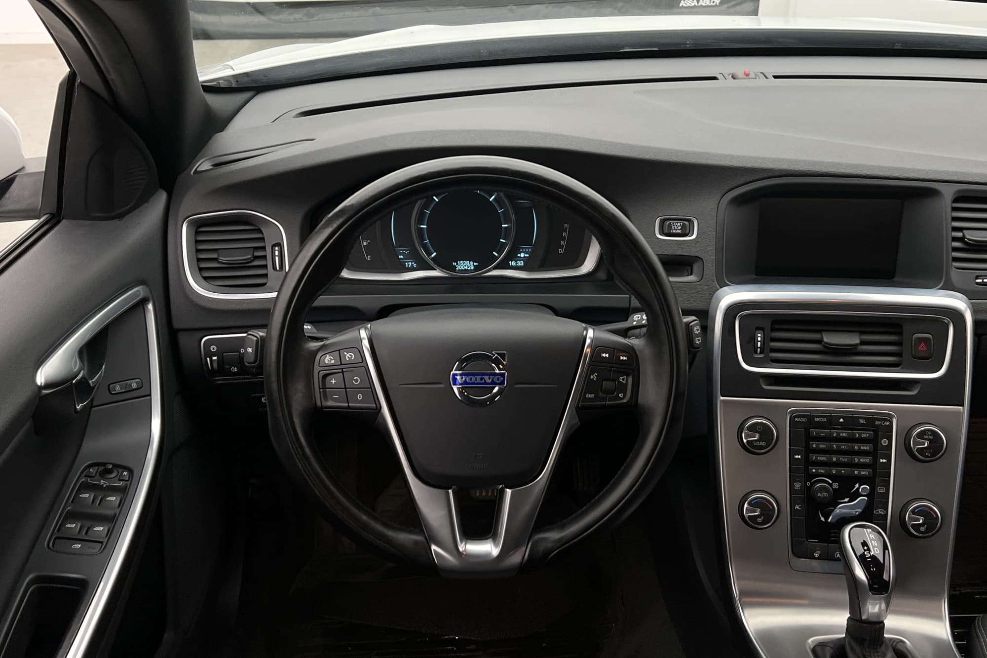 Volvo V60 D4 181hk Momentum Värm Sensorer Halvskinn Rattvärm