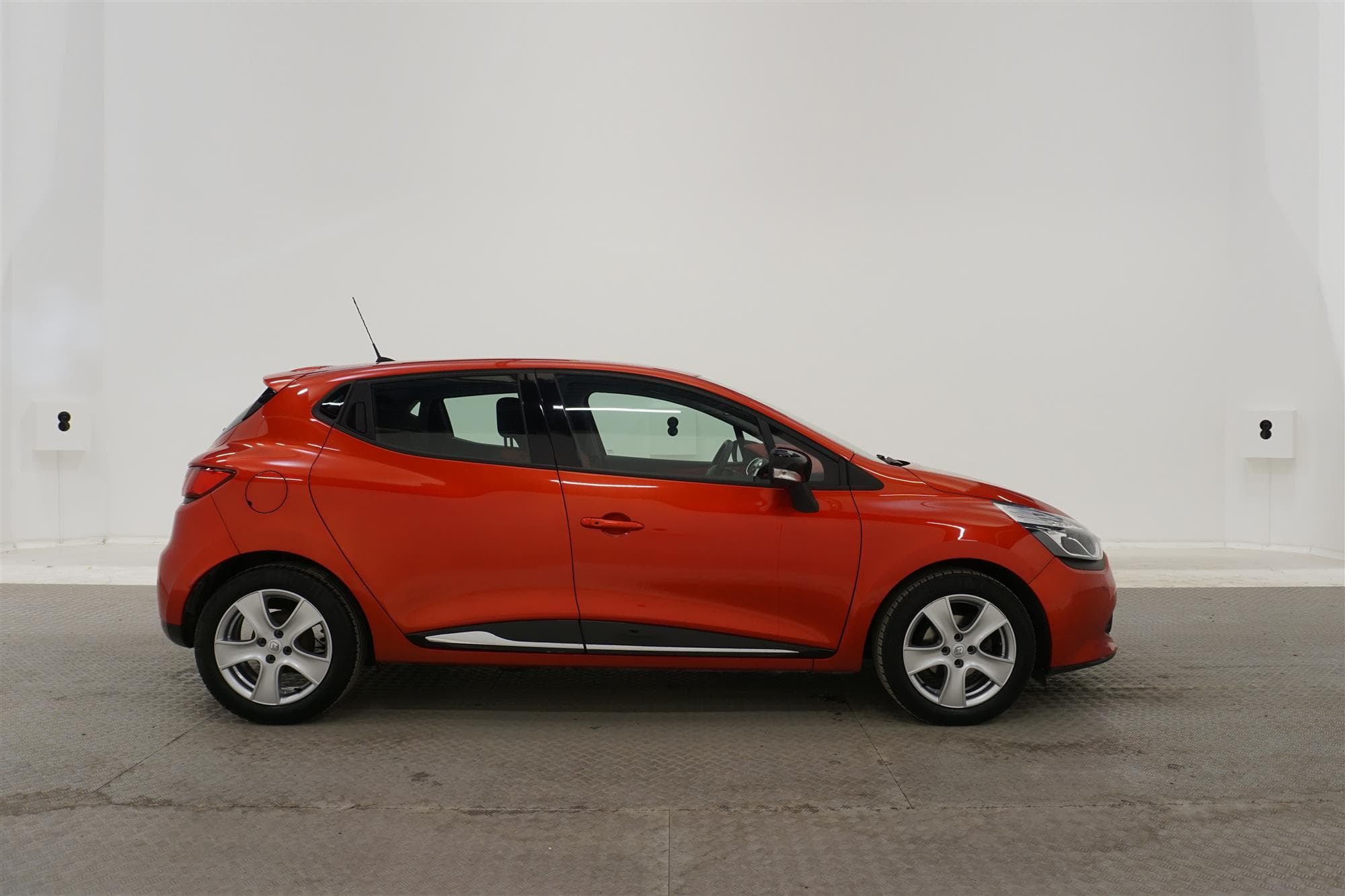 Renault Clio 0.9 TCe 90hk Nyservad Navi Låg Skatt 0,45L/mil