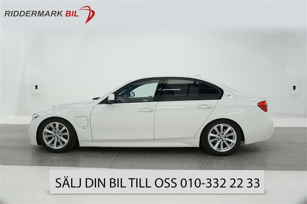 BMW 330e sedan 252hk