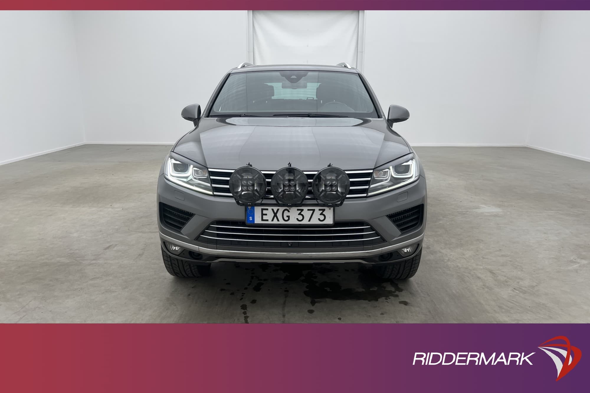 Volkswagen Touareg V8 340hk 4M R-Line Läder 360K Luft Värm