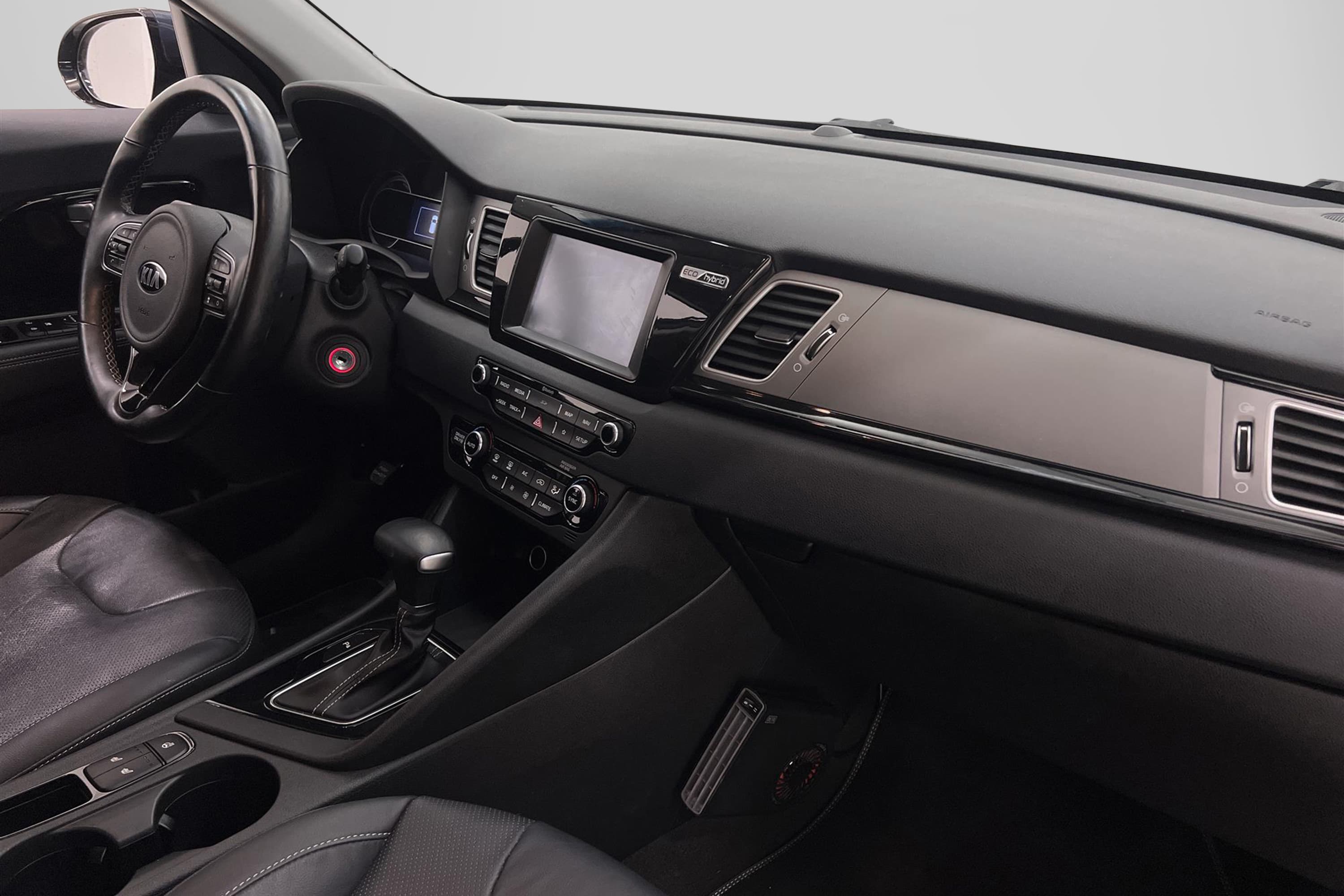 Kia Niro Hybrid 141hk M&K-Värm Navi Drag B-Kamera Skinn PDC 