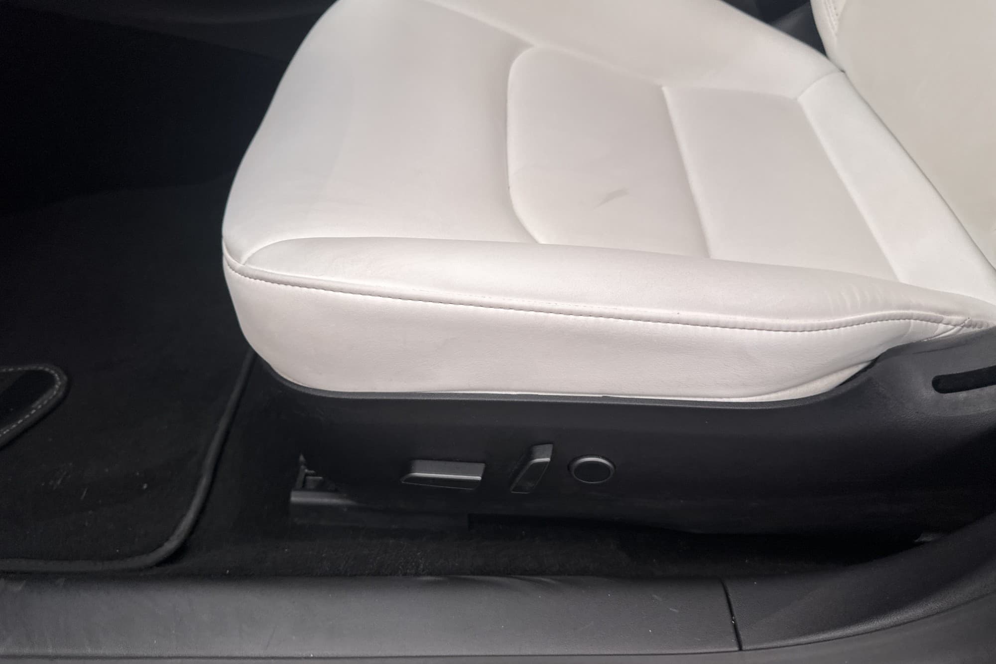 Tesla Model 3 Long Range AWD AP Ljus interiör Sv.Såld MOMS