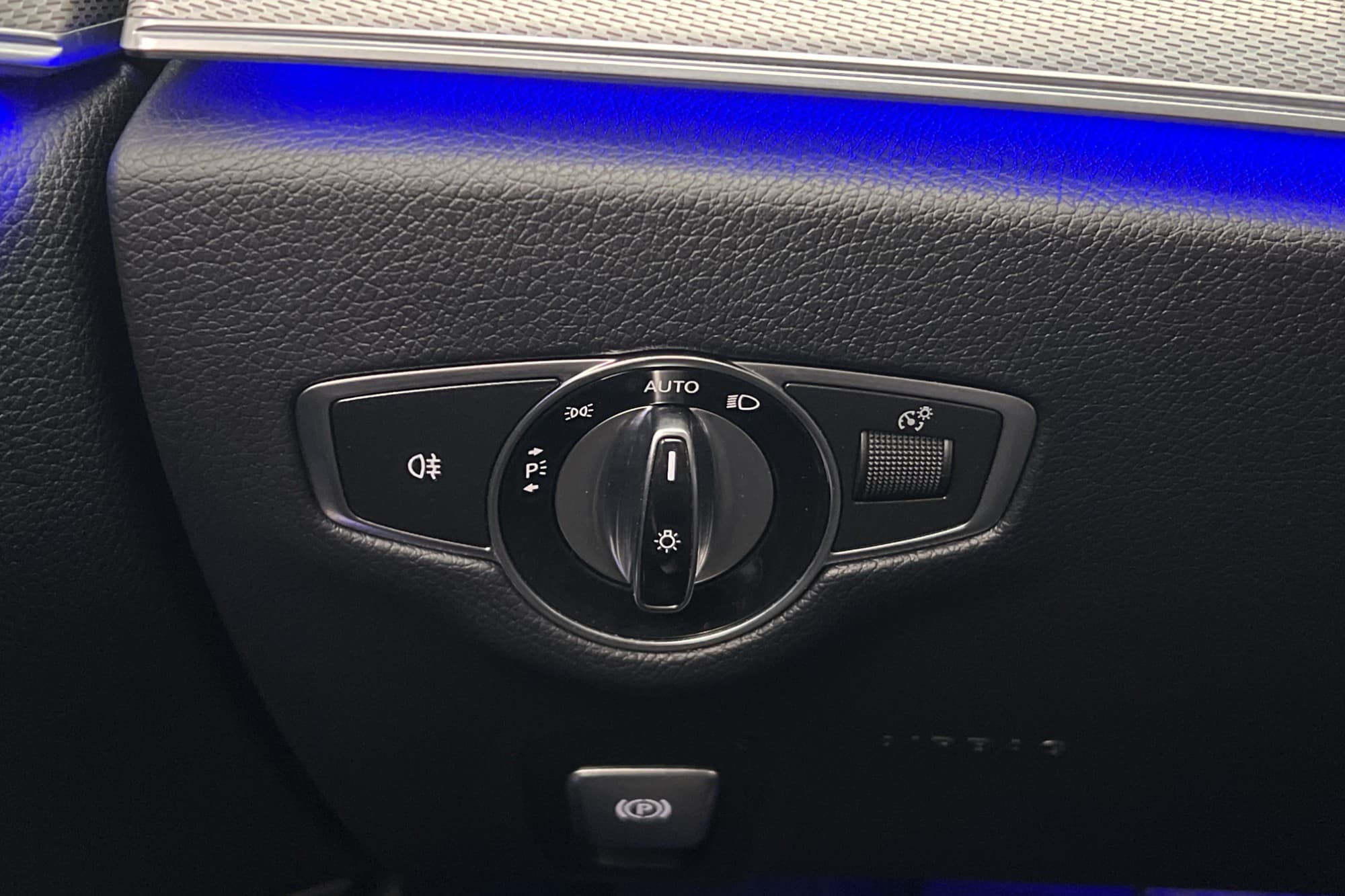 Mercedes-Benz E 200 Sedan Avantgarde Kamera Navi Halvskinn