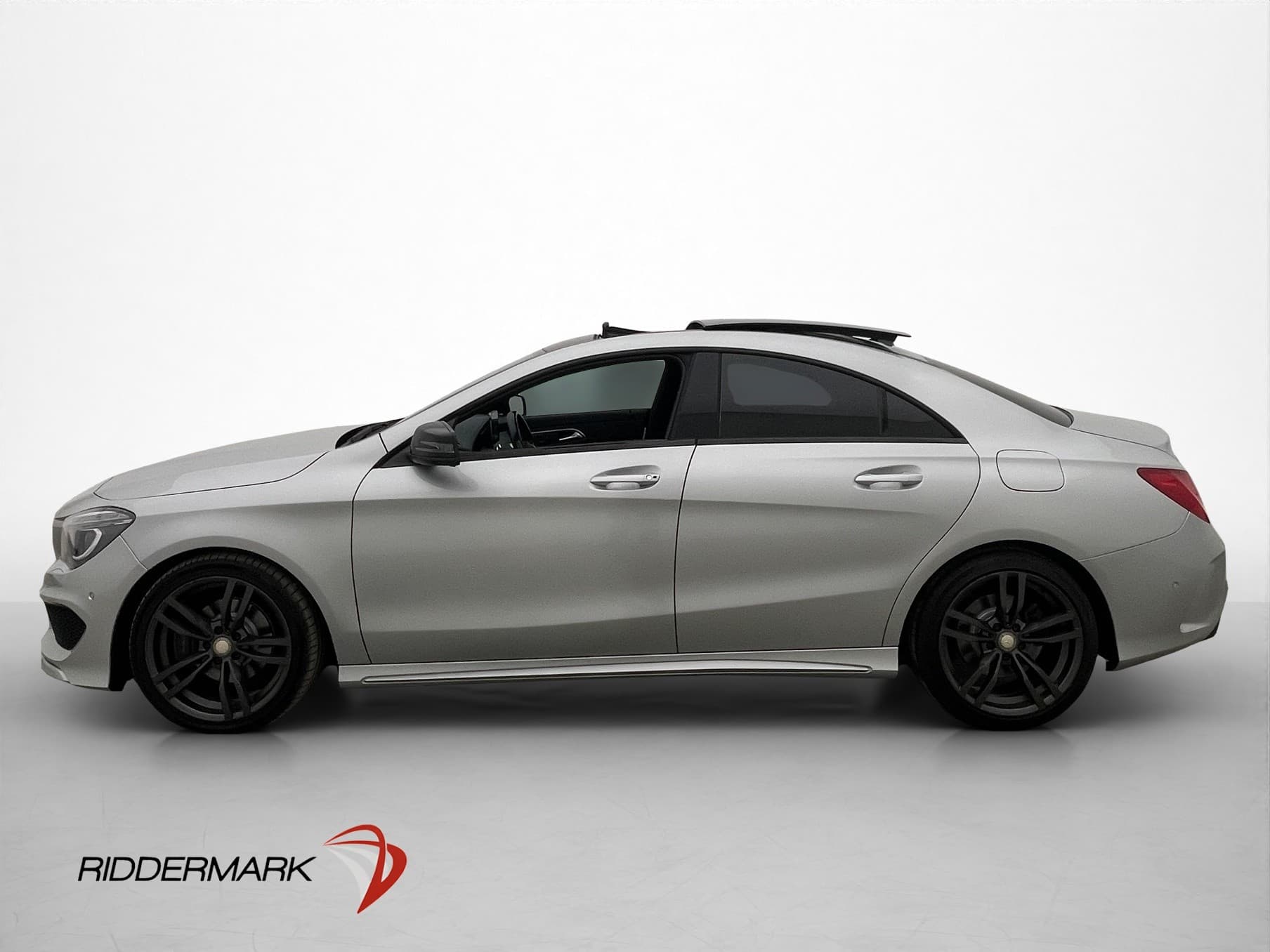 Mercedes-Benz CLA 220d 4M 177hk AMG Sport Pano H/K Skinn