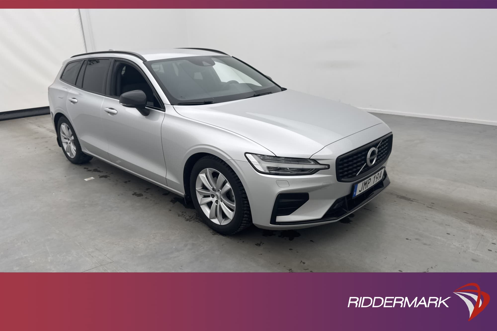 Volvo V60 B4 197hk R-Design VOC D-Värm Kamera CarPlay Drag