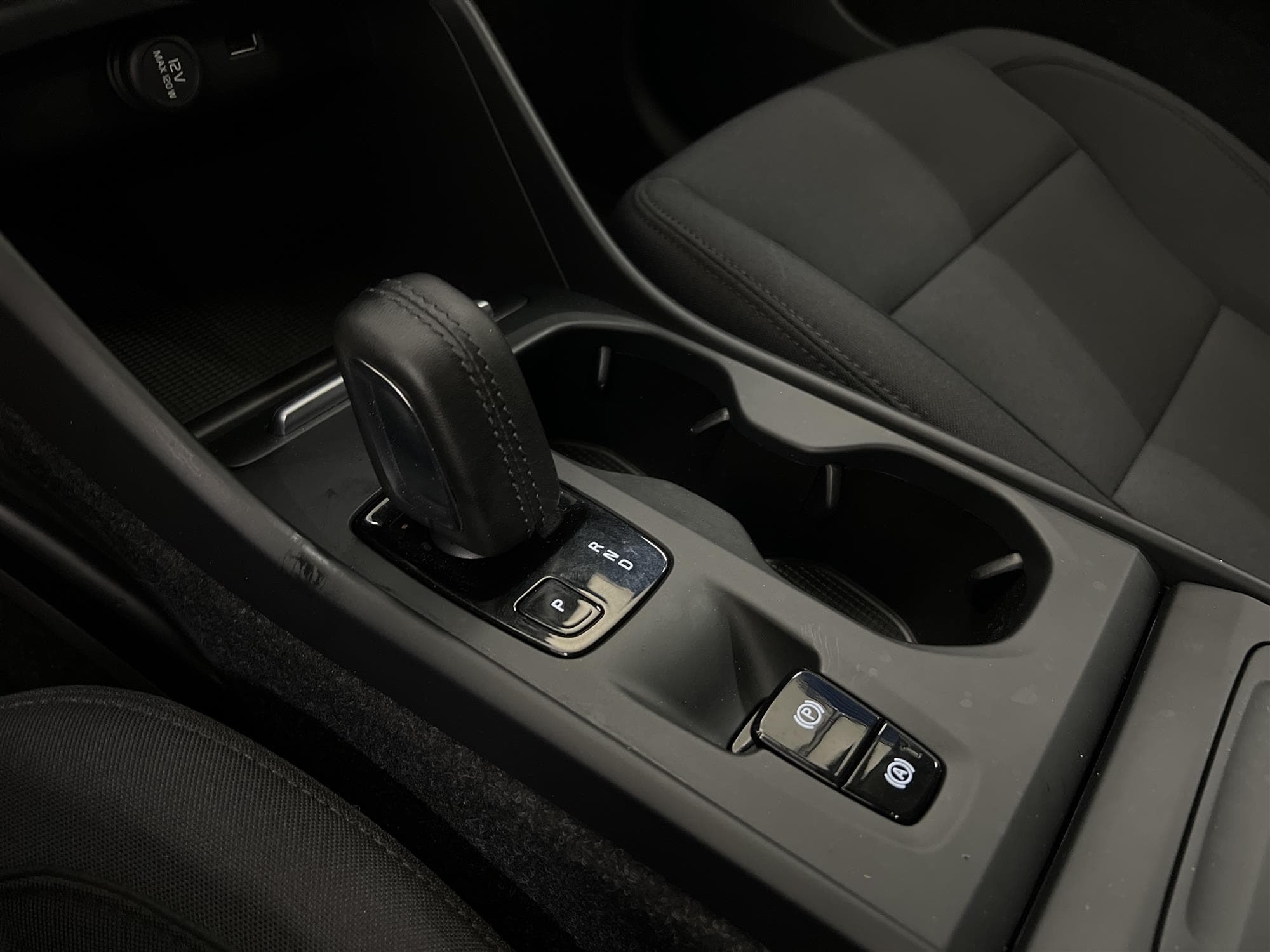 Volvo XC40 T2 129hk Momentum VOC Bränslevärmare Dragkrok