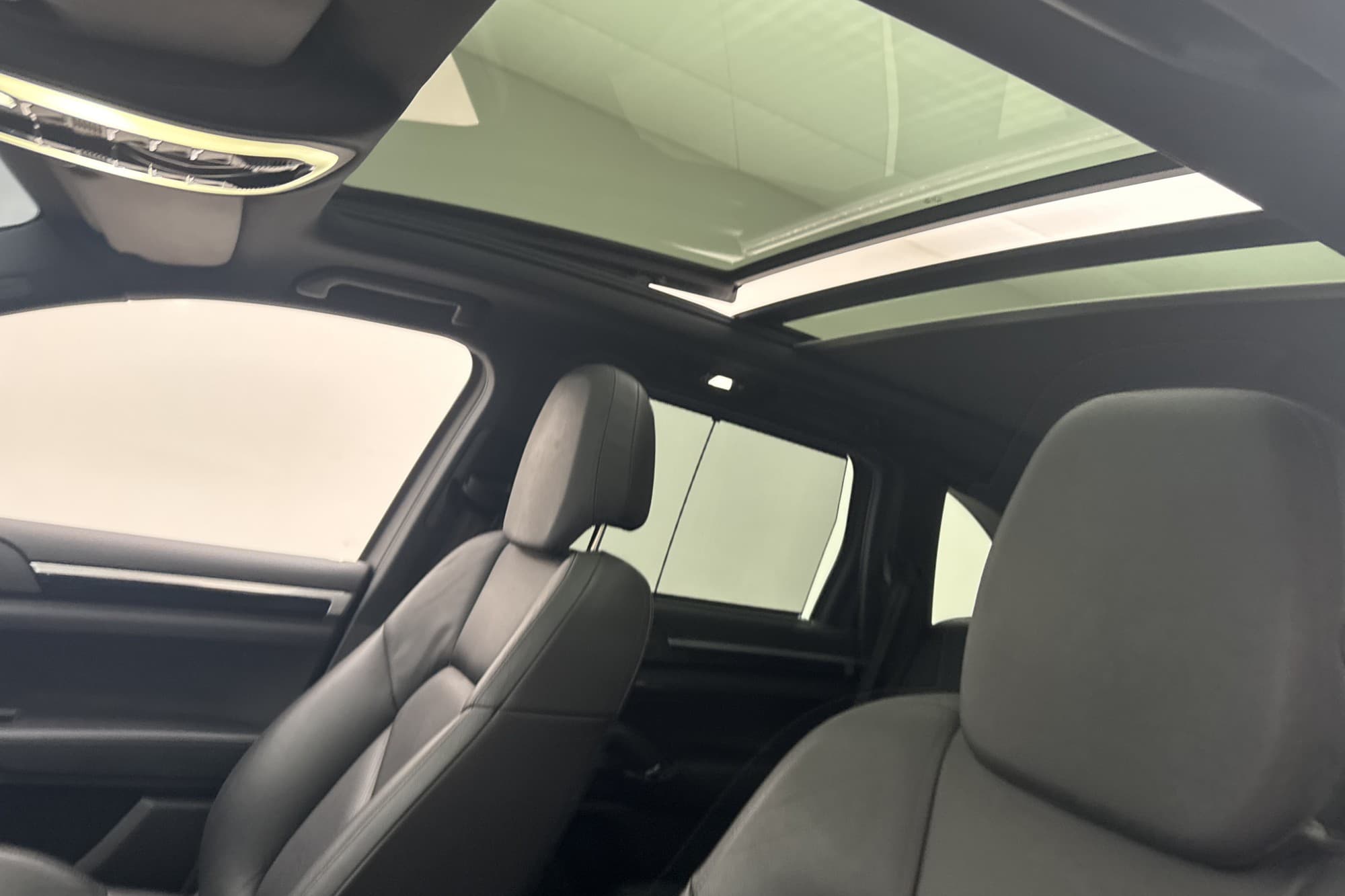 Porsche Cayenne 245hk Panorama PASM Kamera PDLS Navi Drag