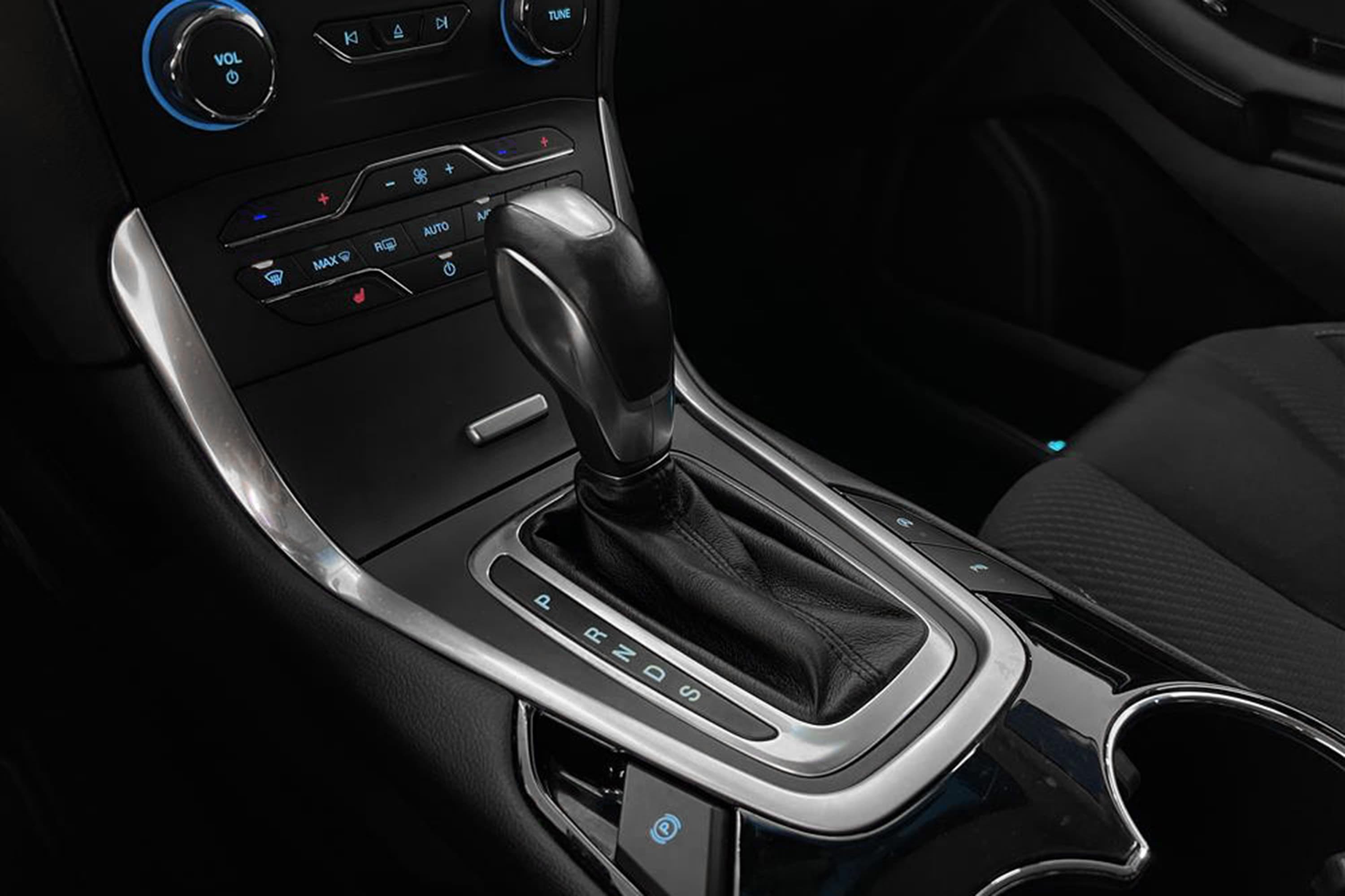 Ford Edge 2.0 TDCi 210hk D-Värm Navi B-Kam Keyless Draginteriör