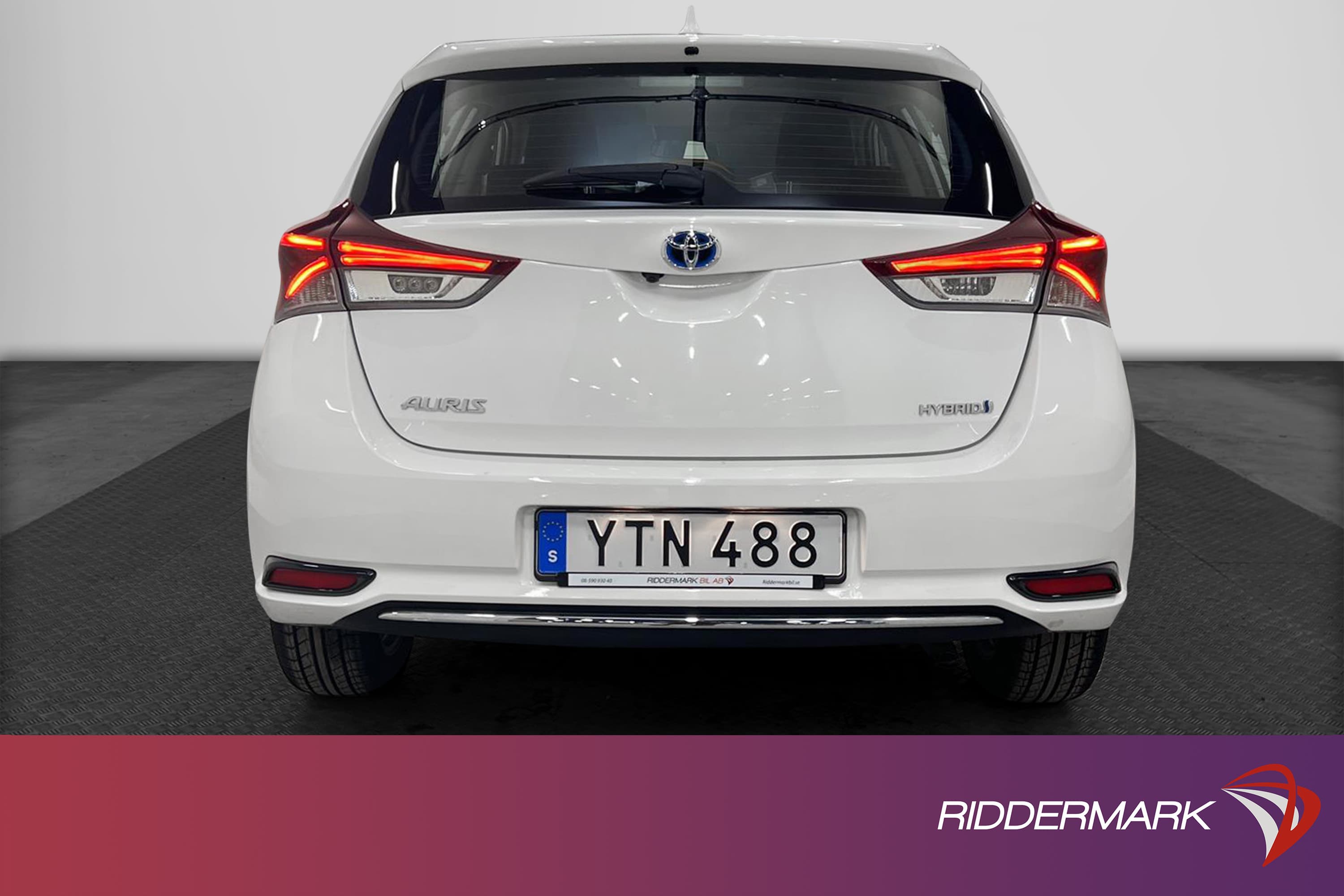 Toyota Auris Hybrid e-CVT 136hk B-Kam Lane Assist 0,35L/mil