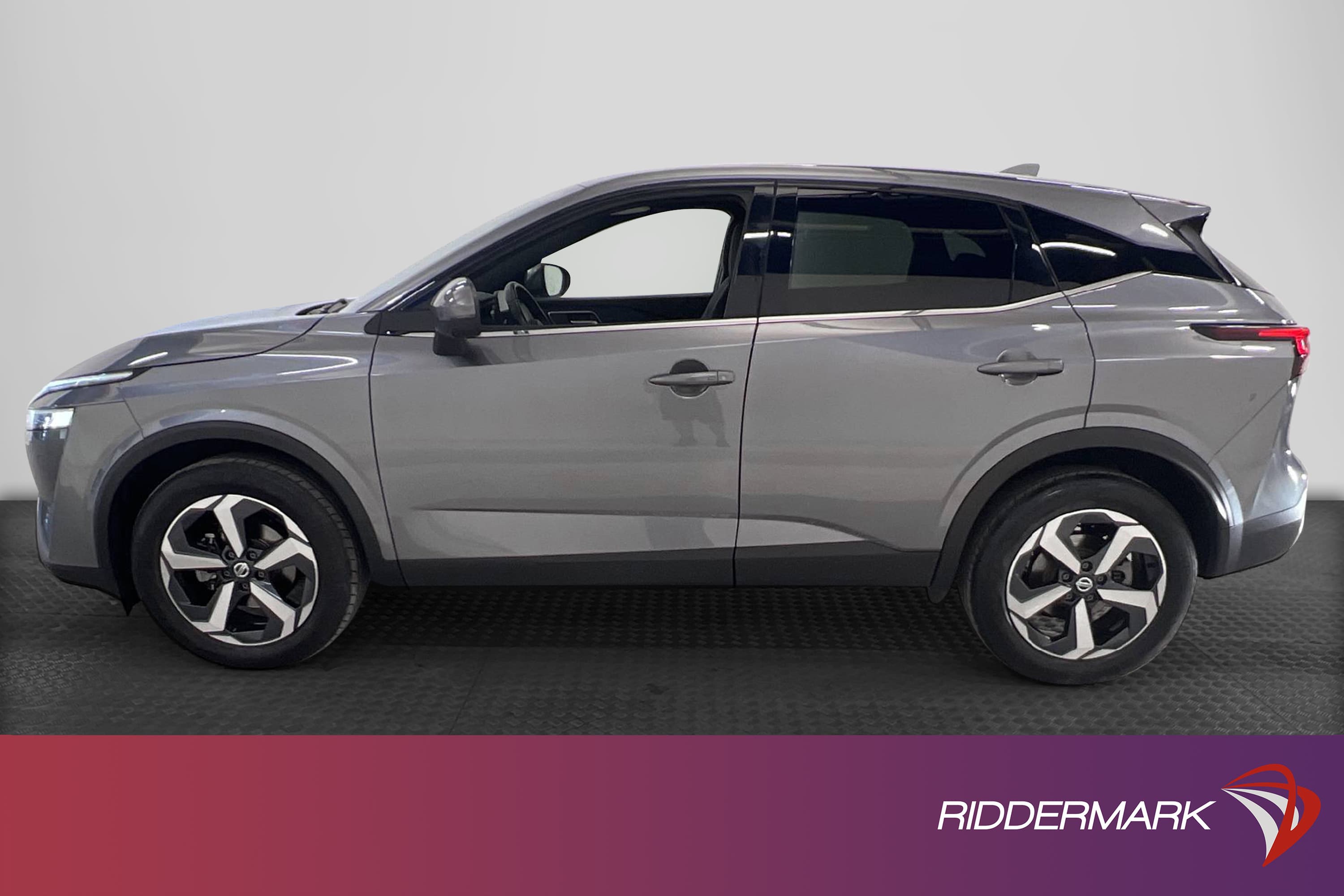 Nissan Qashqai 1.3 158hk Tekna 360° kamera Navi MOMS 
