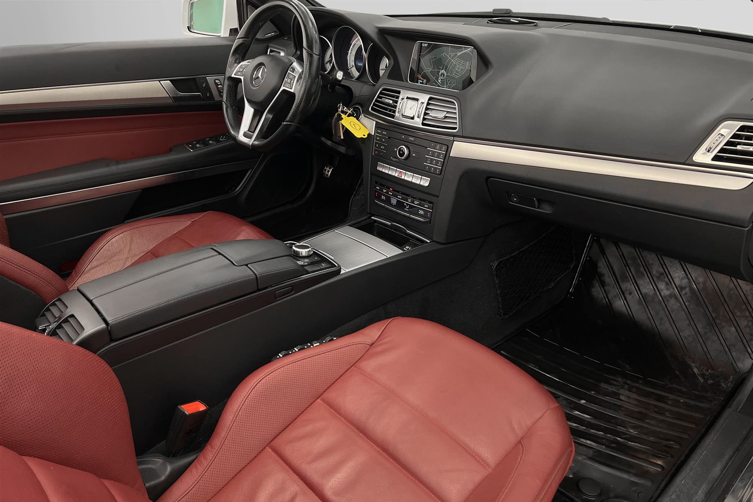 Mercedes-Benz  E 250 Cabriolet 204hk AMG Sport H/K Navi 360 