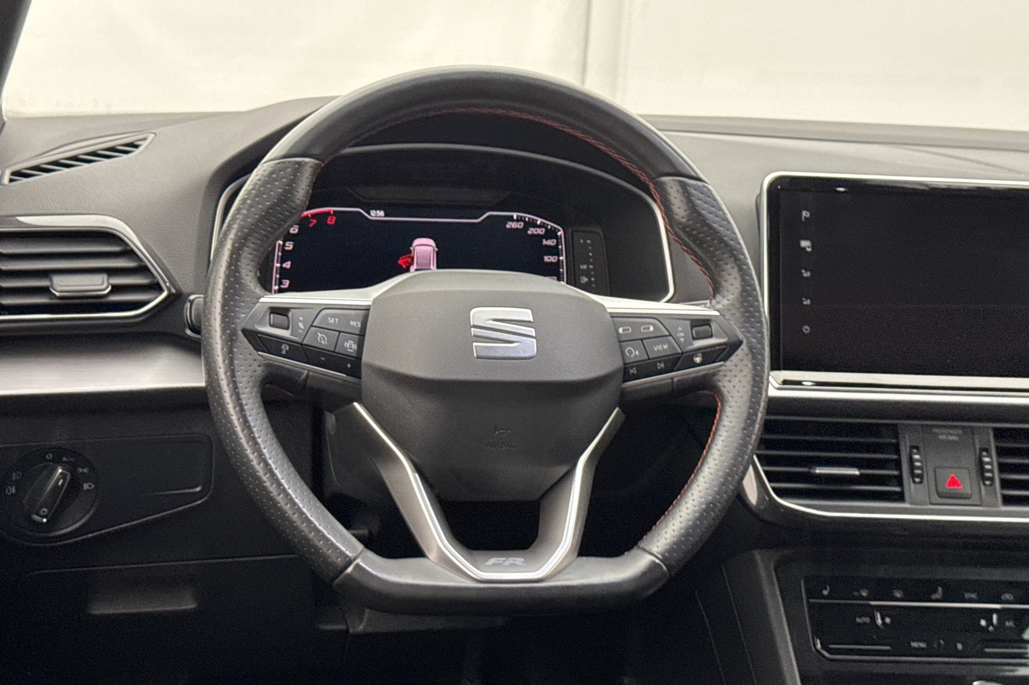 SEAT Tarraco 4D 190hk FR Beats Cockpit DCC P-Värm Drag MOMS