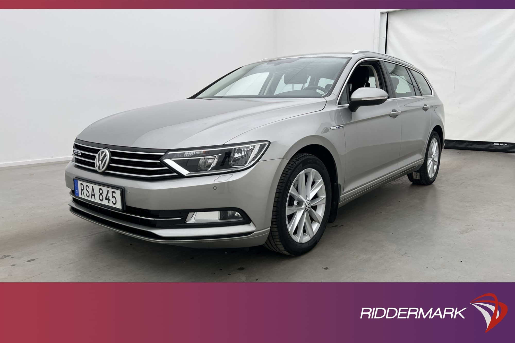 Volkswagen Passat 2.0 TDI 150hk Värmare Drag CarPlay