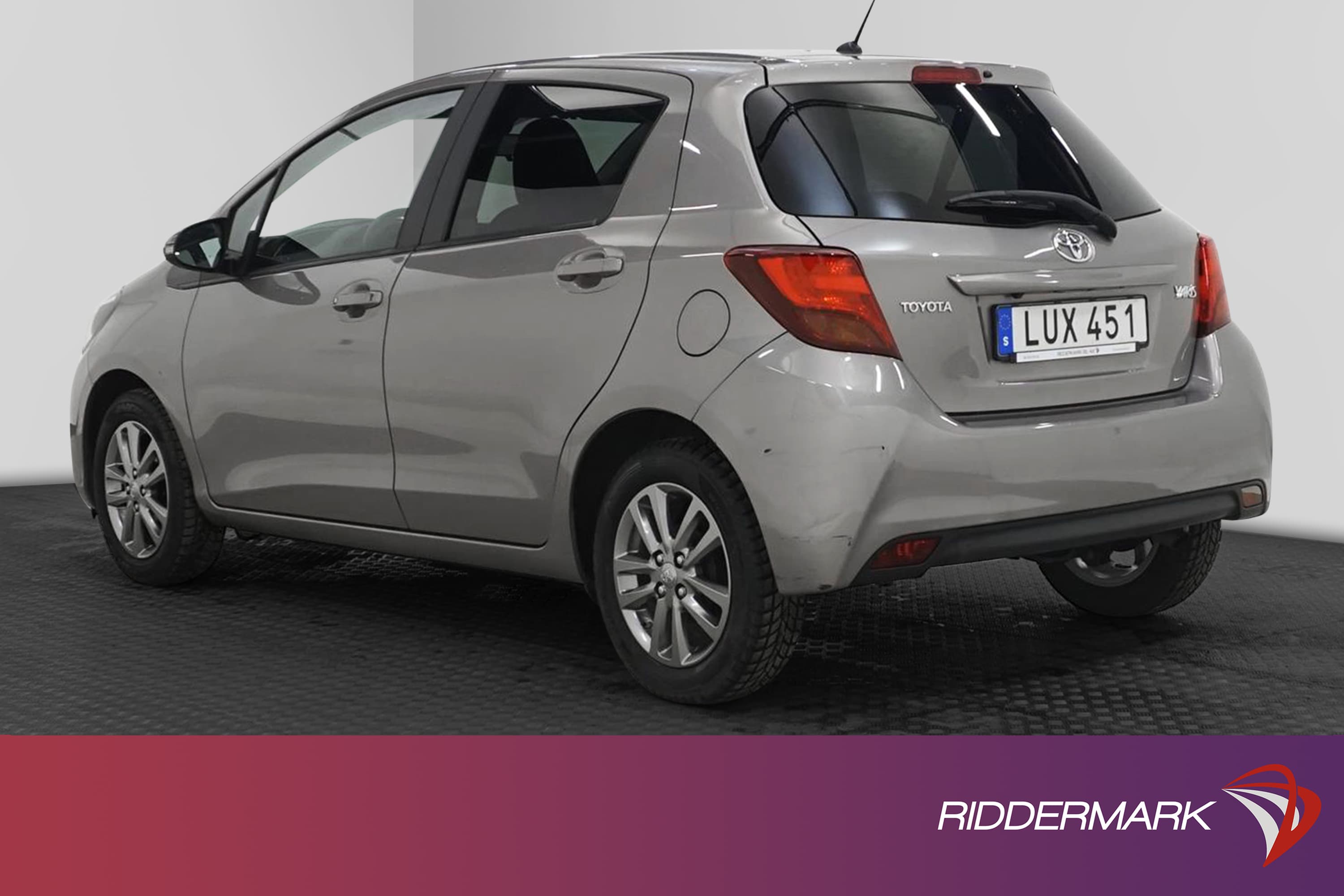Toyota Yaris 1.33 99hk 1 Bruk B-Kamera 426kr Skatt 0,49L/mil
