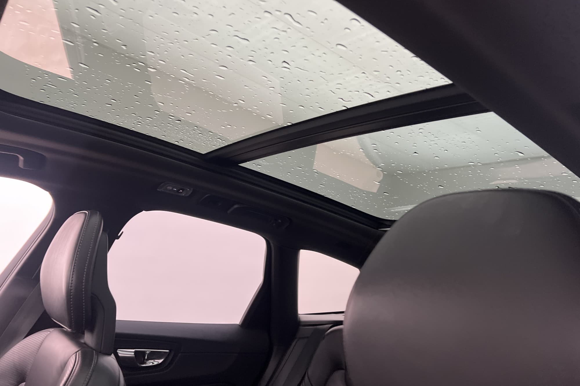 Volvo XC60 Recharge T8 AWD R-Design VOC Pano HUD Drag 360°