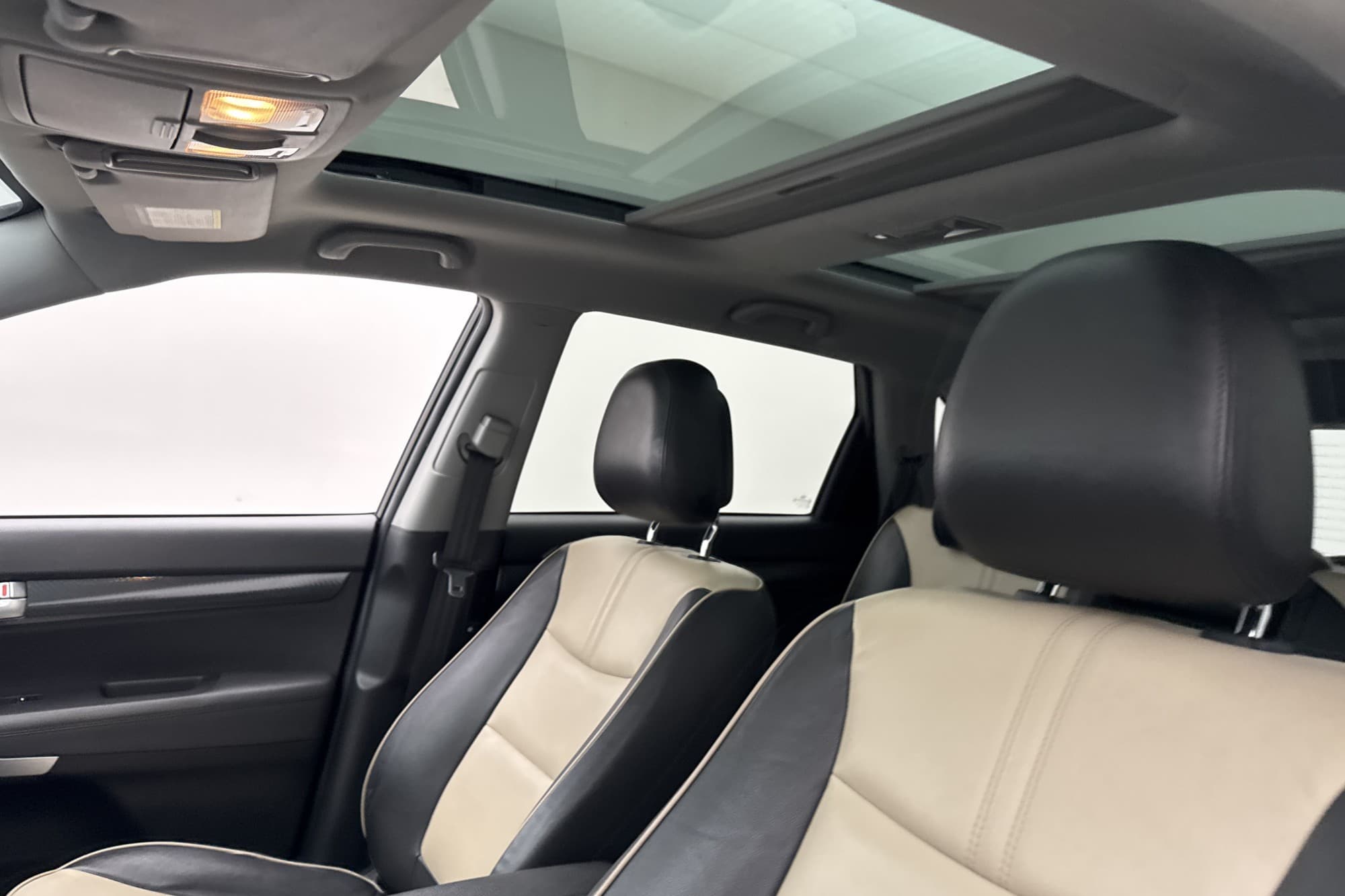 Kia Sorento CRDi 4WD 197hk En-brukare Panorama Navi Skinn