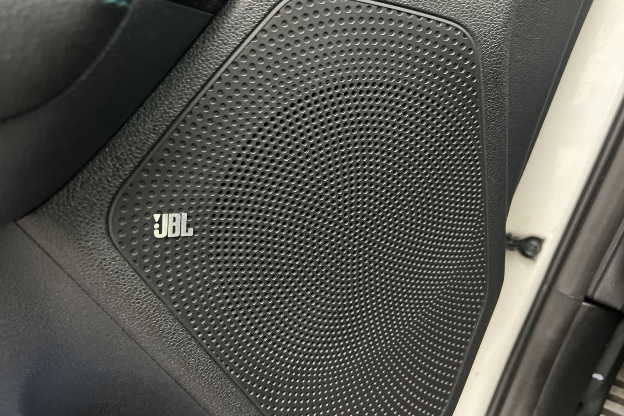 Kia e-Niro 64 kWh Advance Plus Tech Taklucka JBL Kamera