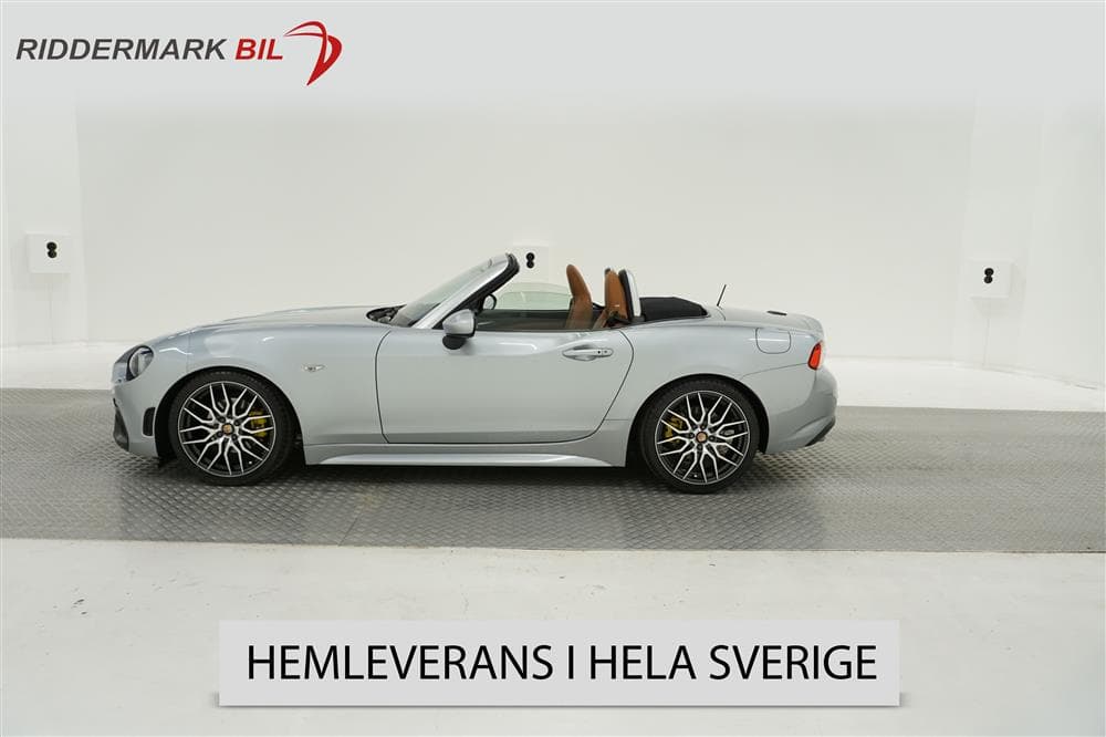 Fiat 124 Spider 1.4 "Abarth" Navi Skinn B-kameraexteriör