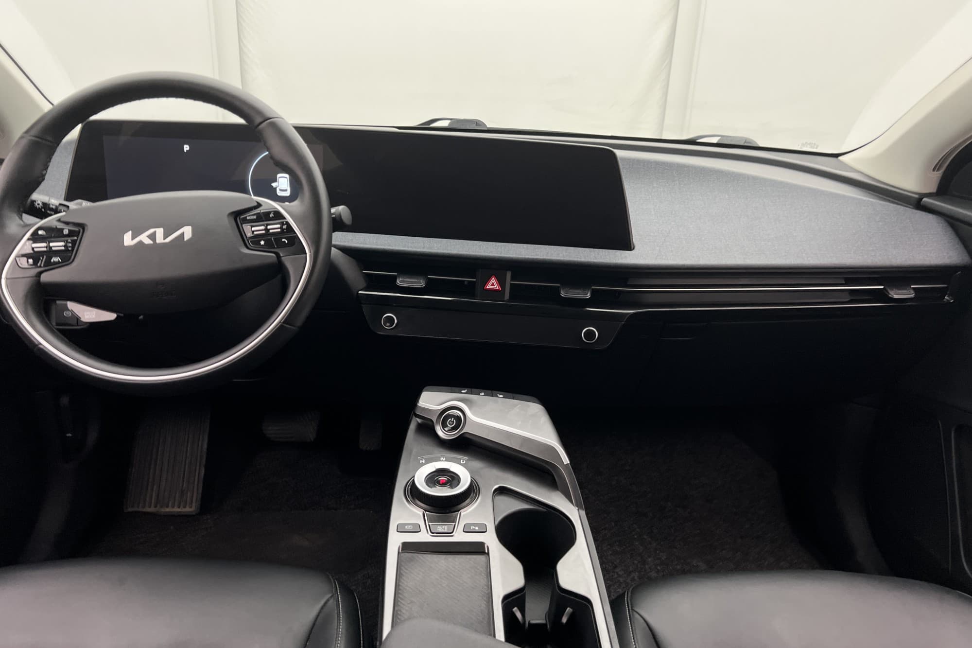 Kia EV6 77.4 kWh 228hk Kamera CarPlay Rattvärme Elstol MOMS