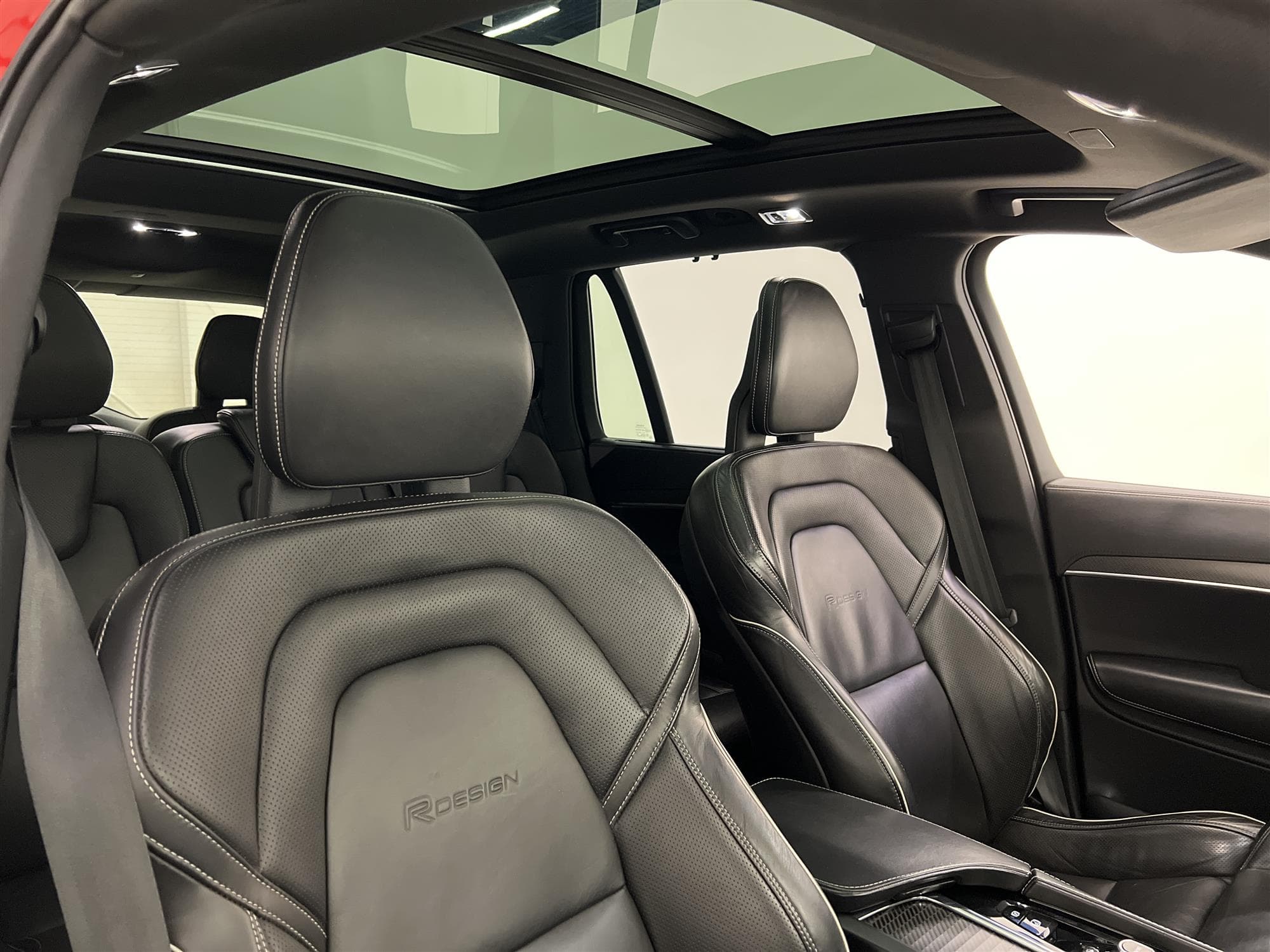 Volvo XC90 D5 AWD 225hk R-Design 7-sits B&W Pano 360° Drag