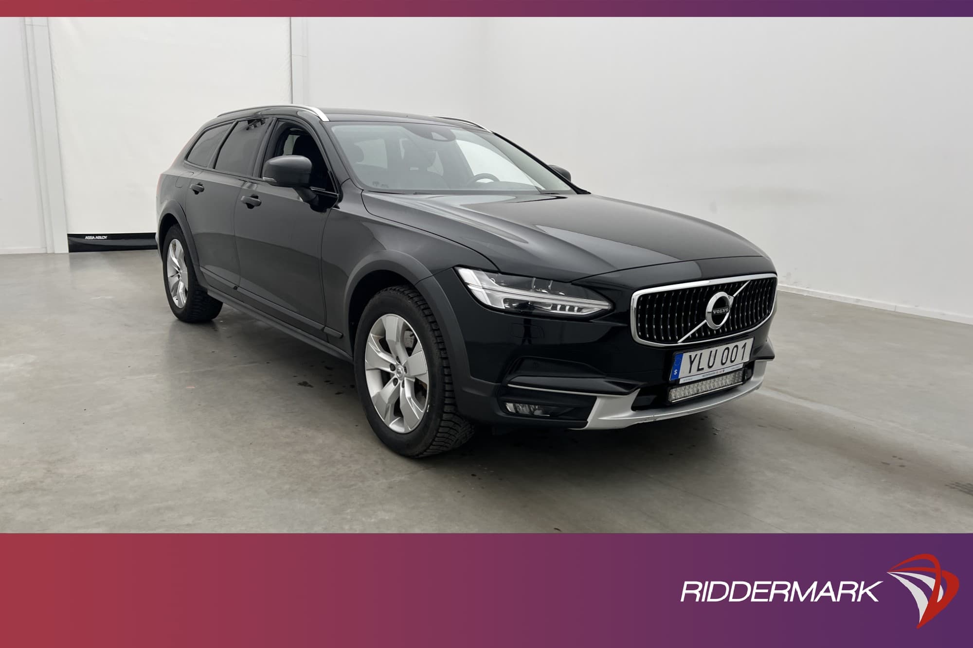 Volvo V90 Cross Country D4 AWD