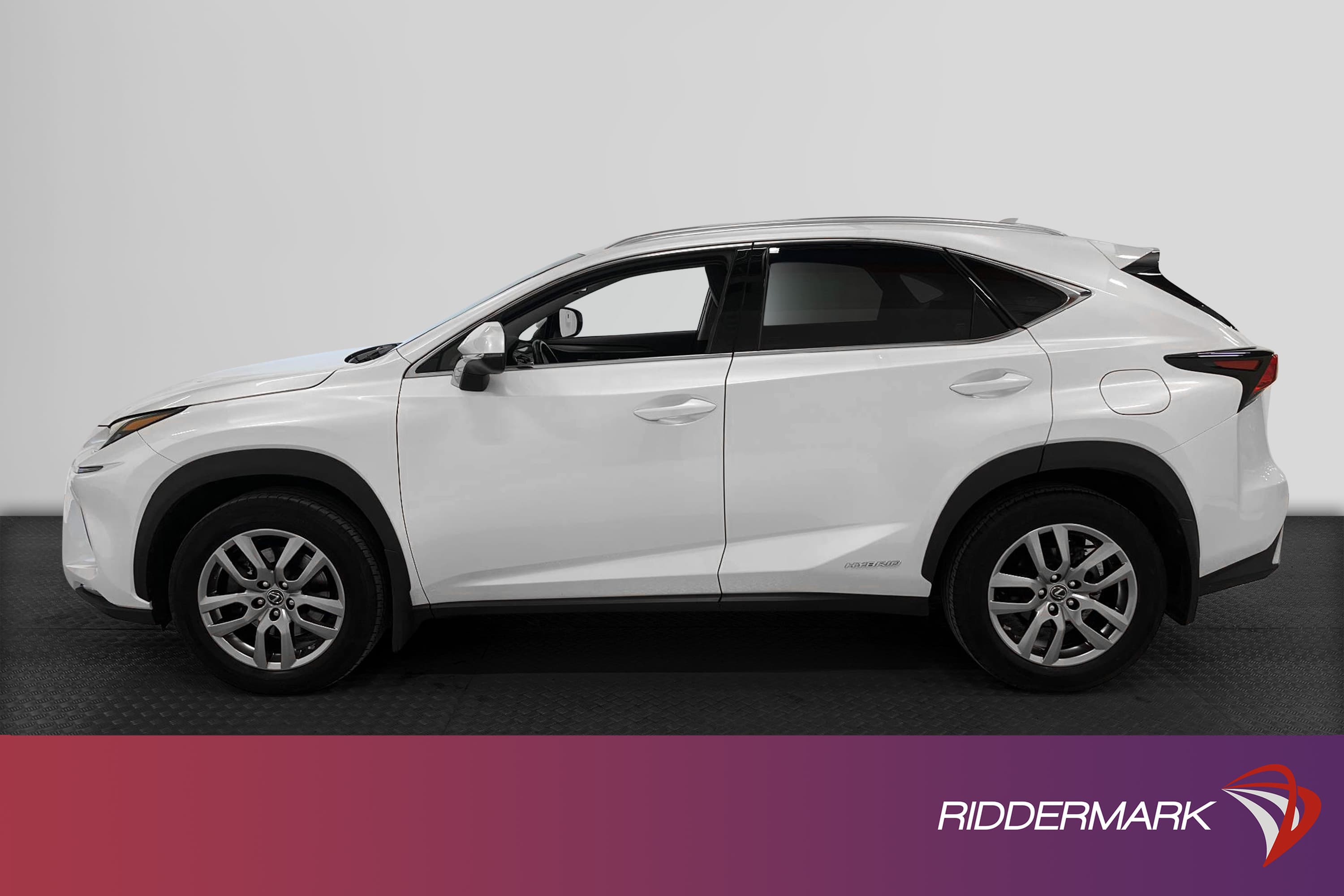 Lexus NX 300h AWD 2.5 E-CVT 197hk
