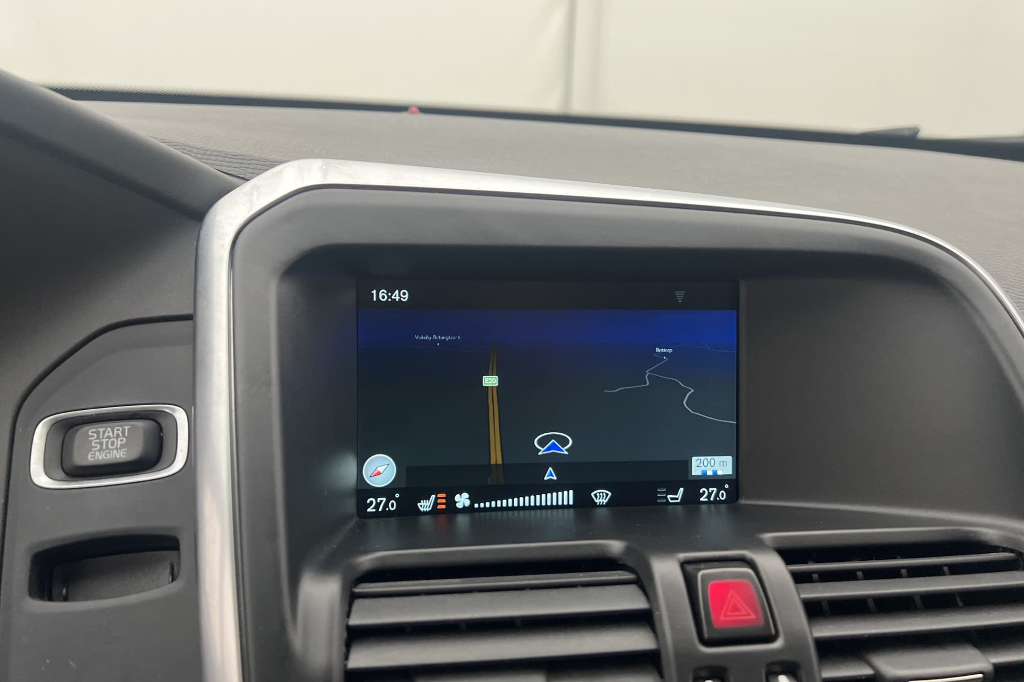 Volvo XC60 D4 AWD Summum En-Bruk VOC Värm Pano Kamera Navi