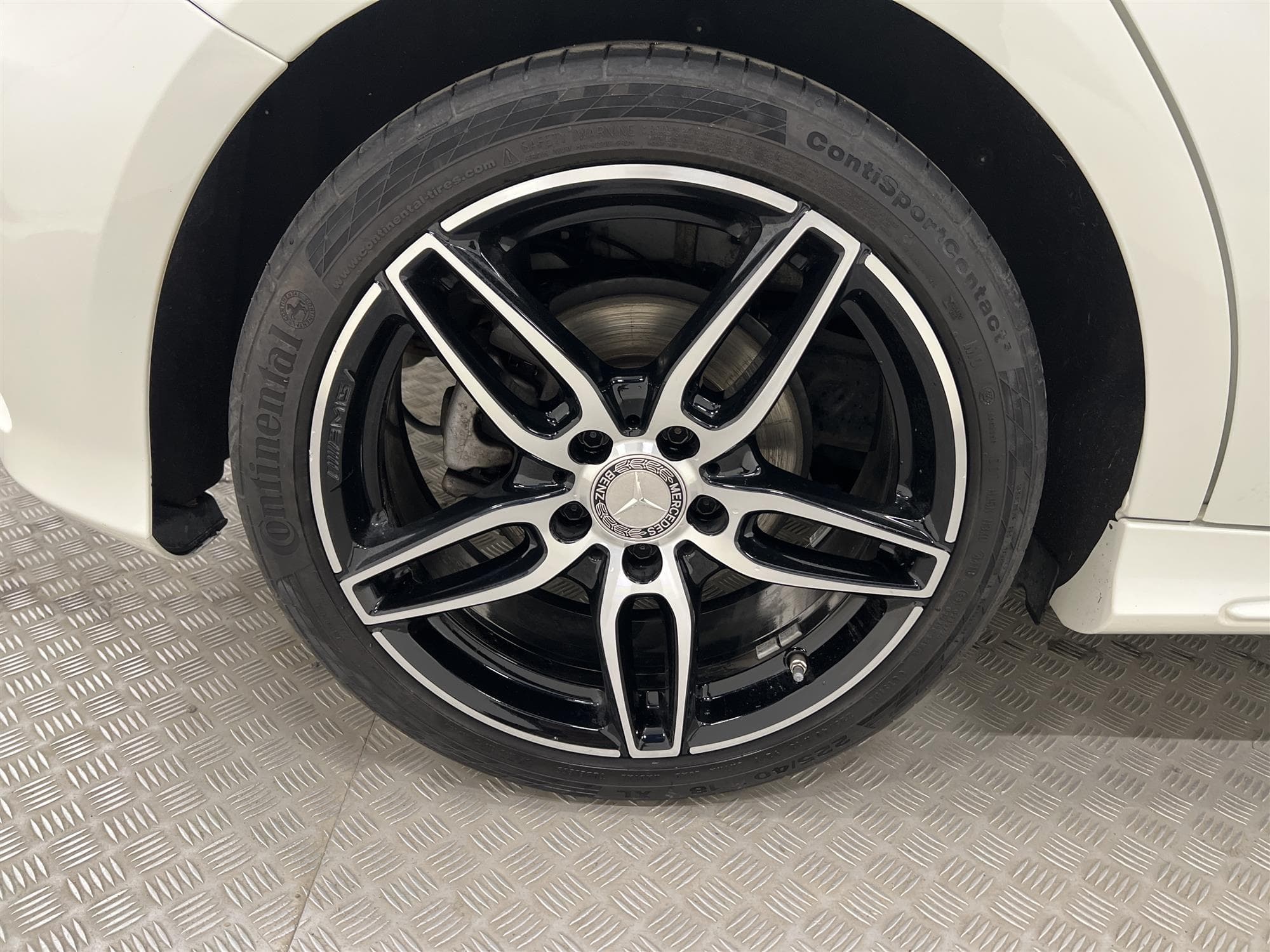 Mercedes-Benz  A 180 122hk AMG Sport 2 Brukare Låg Skatt 