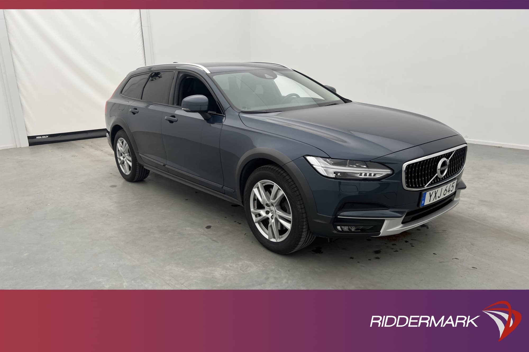 Volvo V90 Cross Country D4 AWD